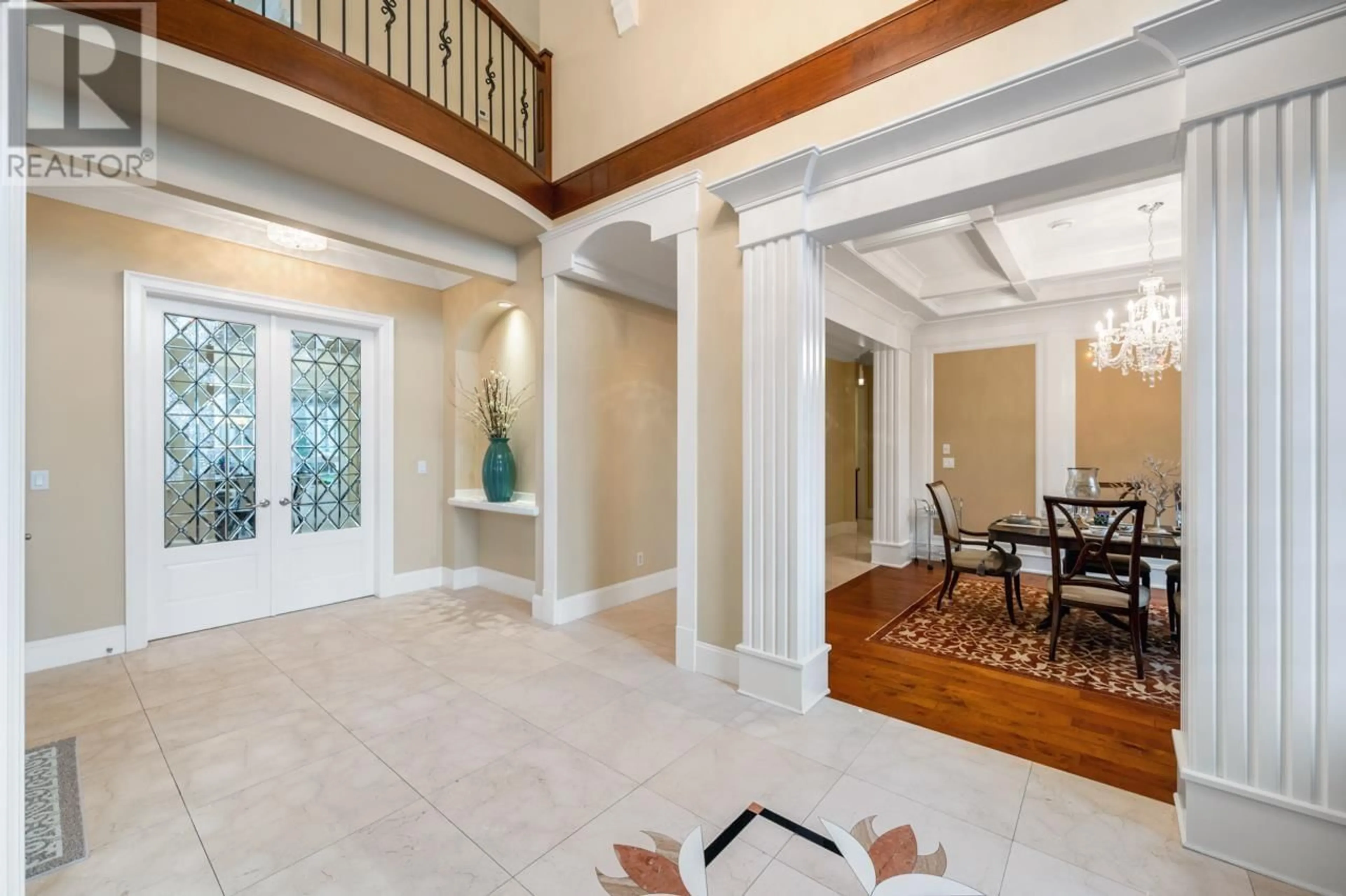 Indoor foyer for 4180 GRANVILLE AVENUE, Richmond British Columbia V7C1E4