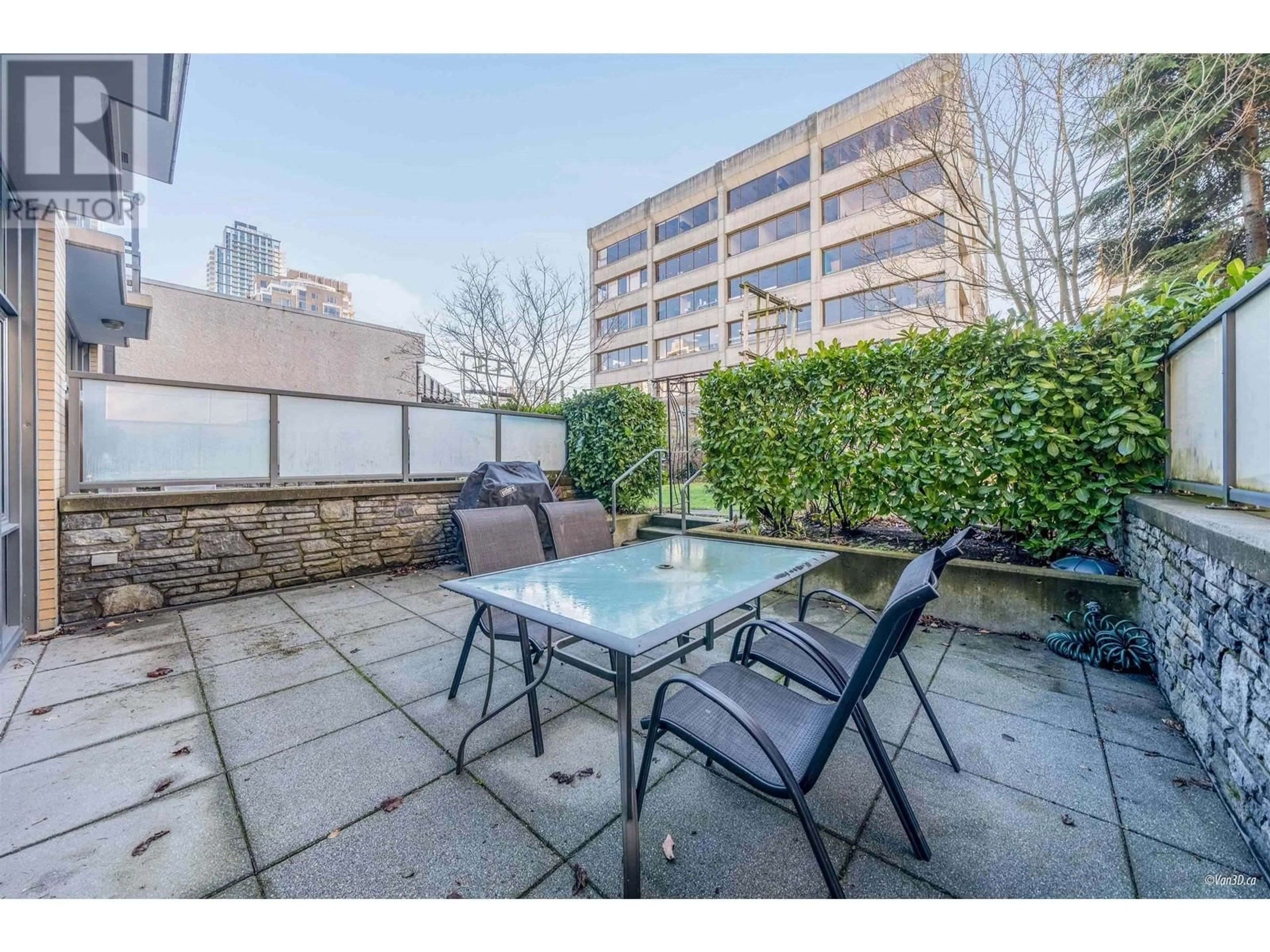 Patio, street for 1676 W 8TH AVENUE, Vancouver British Columbia V6J1V4