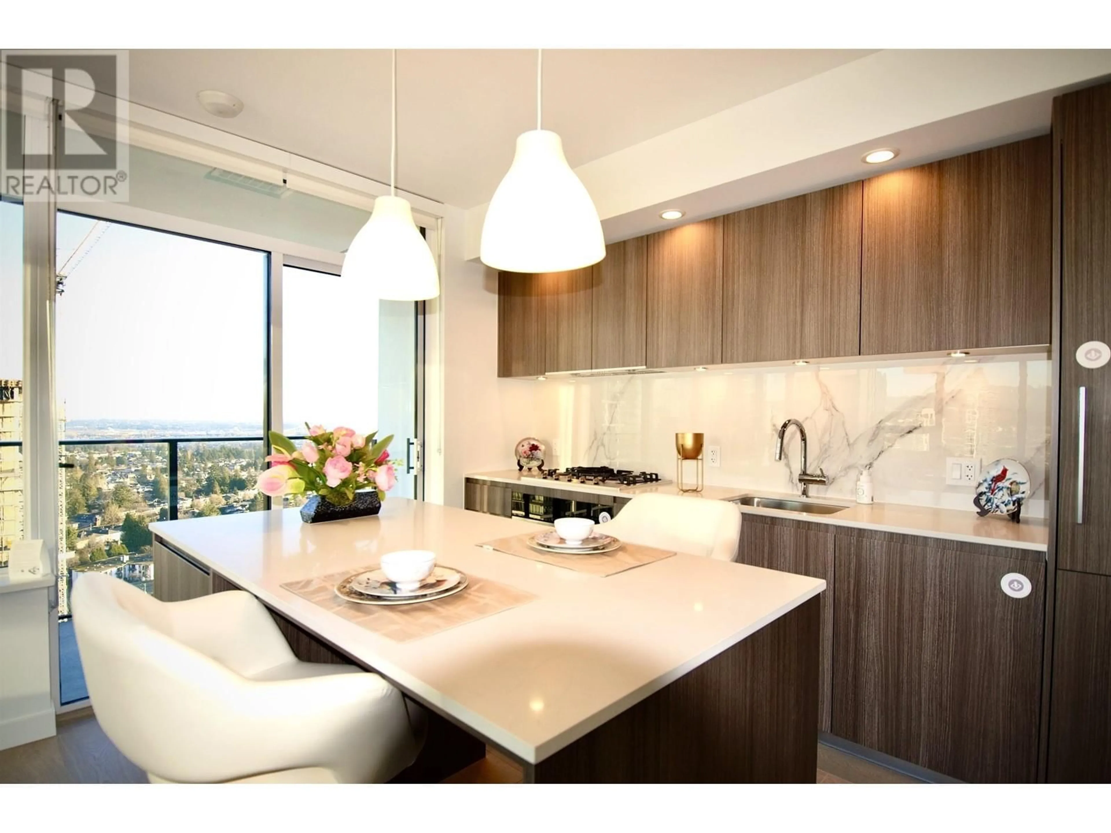 Contemporary kitchen, wood/laminate floor for 2702 6537 TELFORD AVENUE, Burnaby British Columbia V5H0K9