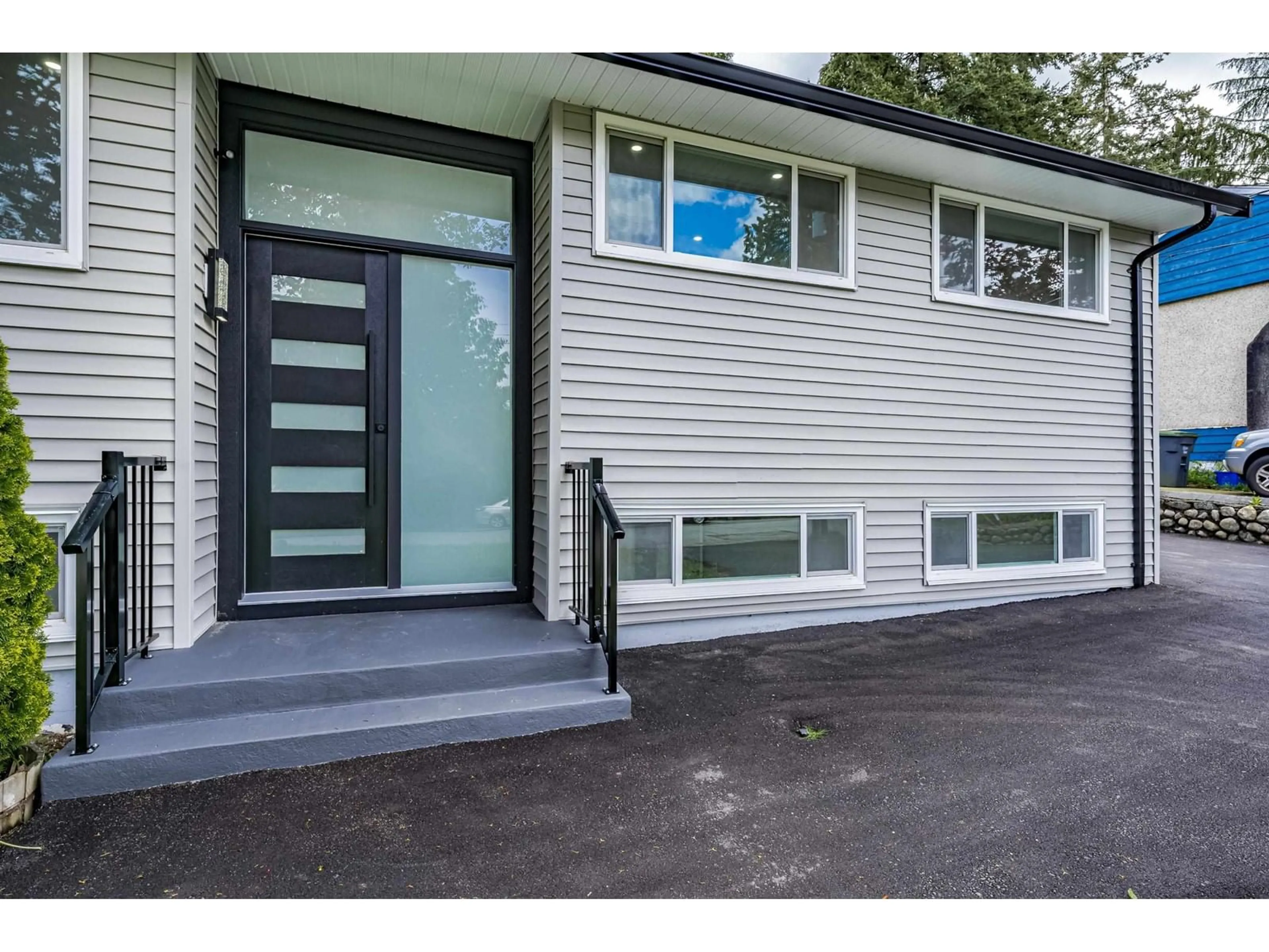 Home with vinyl exterior material, street for 14927 KEW DRIVE, Surrey British Columbia V3R4Y1