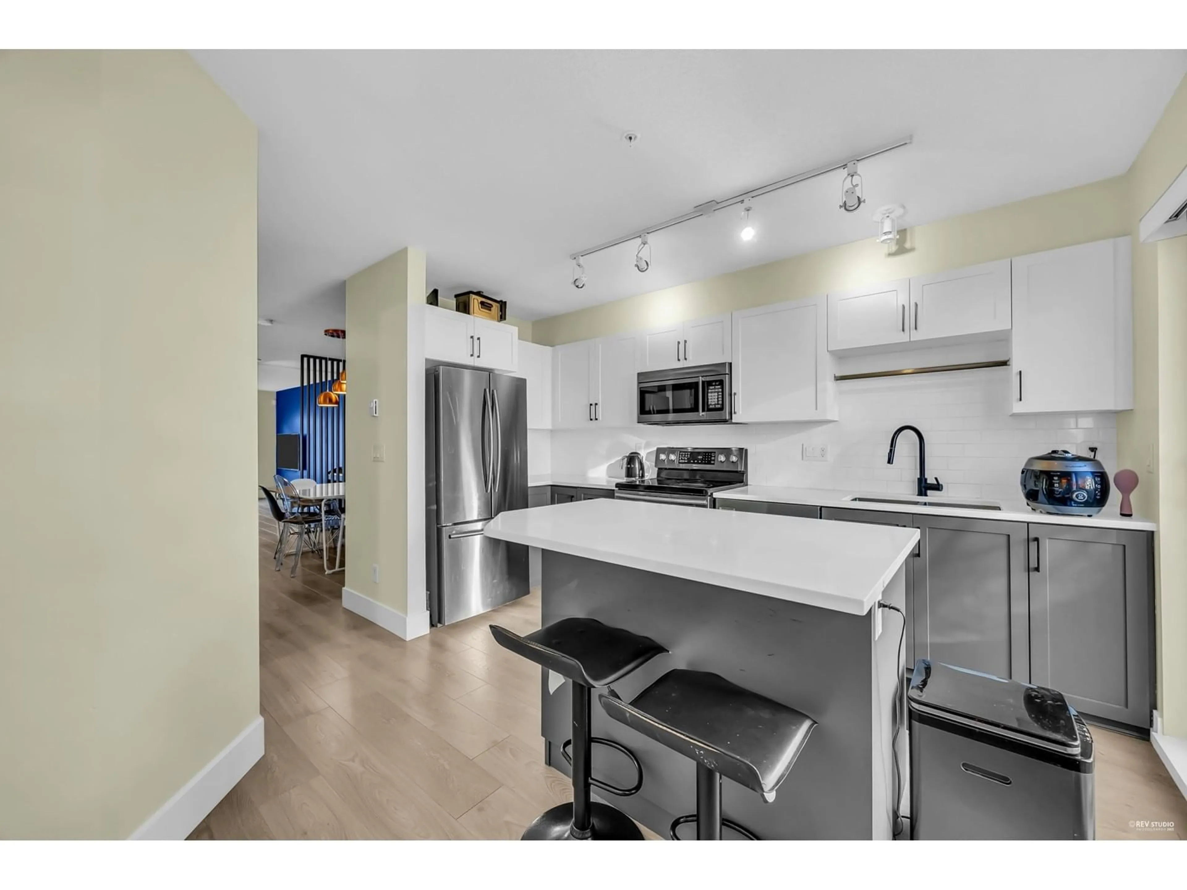 Open concept kitchen, unknown for 151 20033 70 AVENUE, Langley British Columbia V2Y3A2