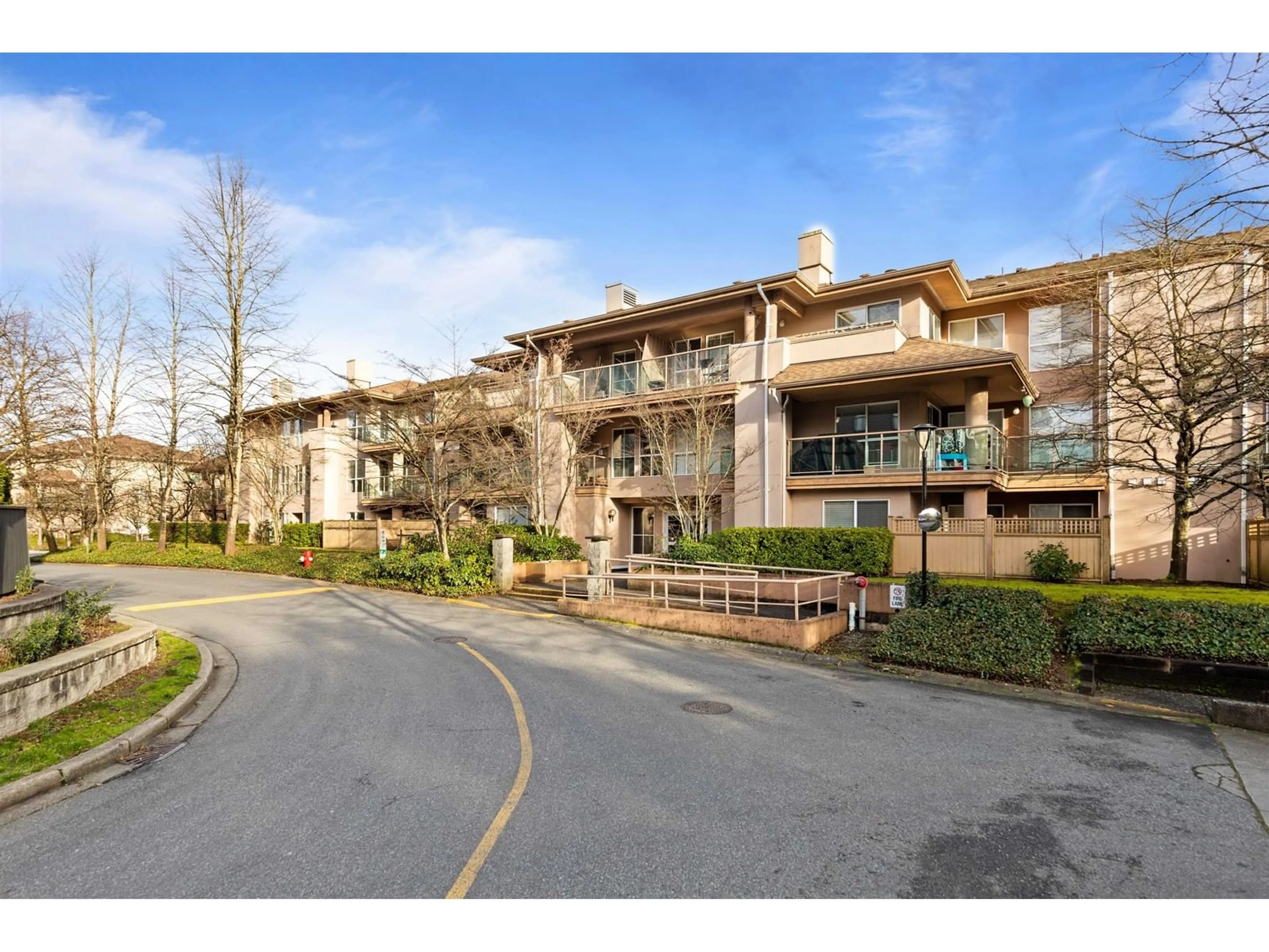 Unknown for 210 14998 101A AVENUE, Surrey British Columbia V3R0T1