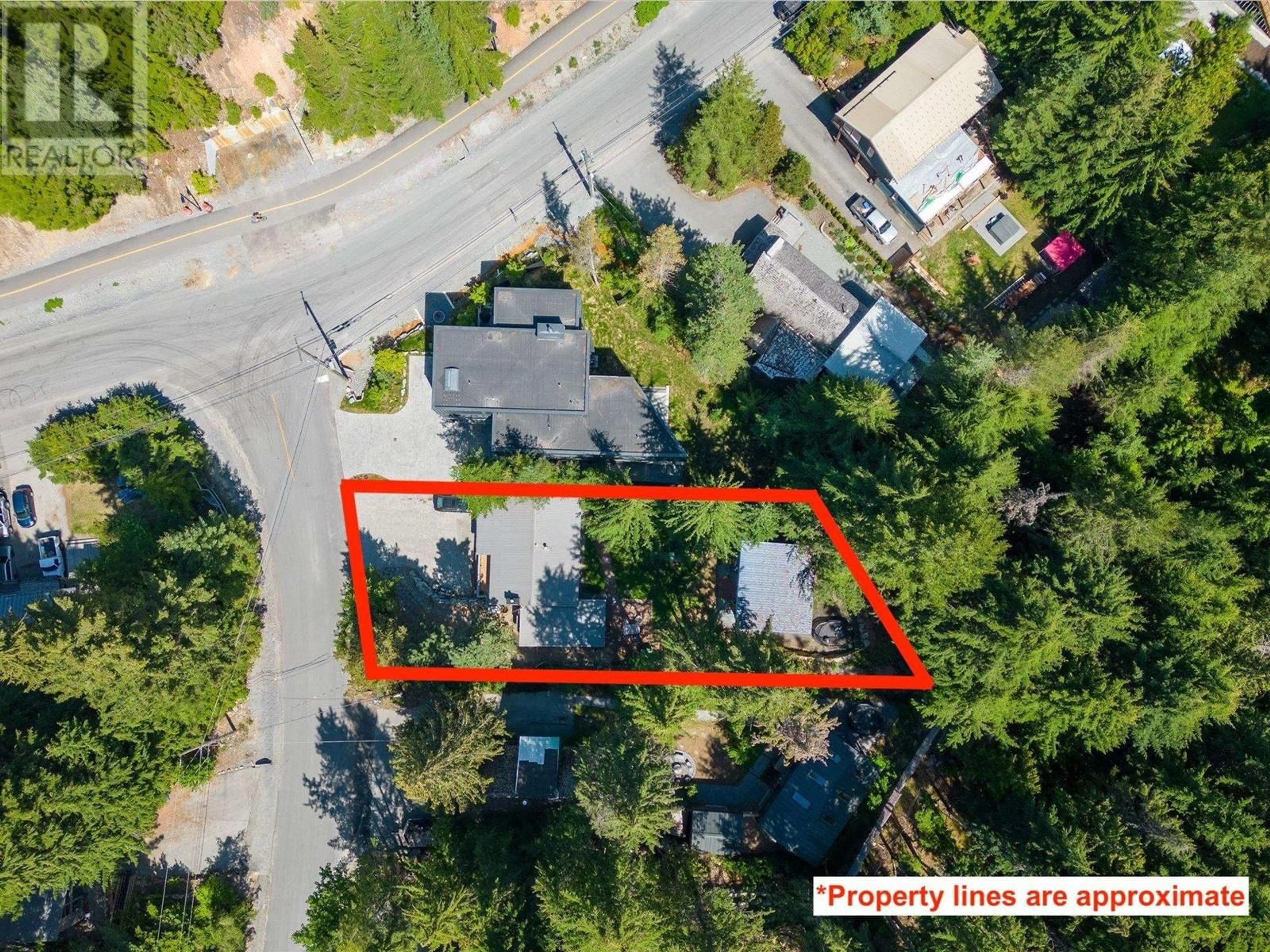 A pic from outside/outdoor area/front of a property/back of a property/a pic from drone, street for 3106 TYROL CRESCENT, Whistler British Columbia V8E0B8