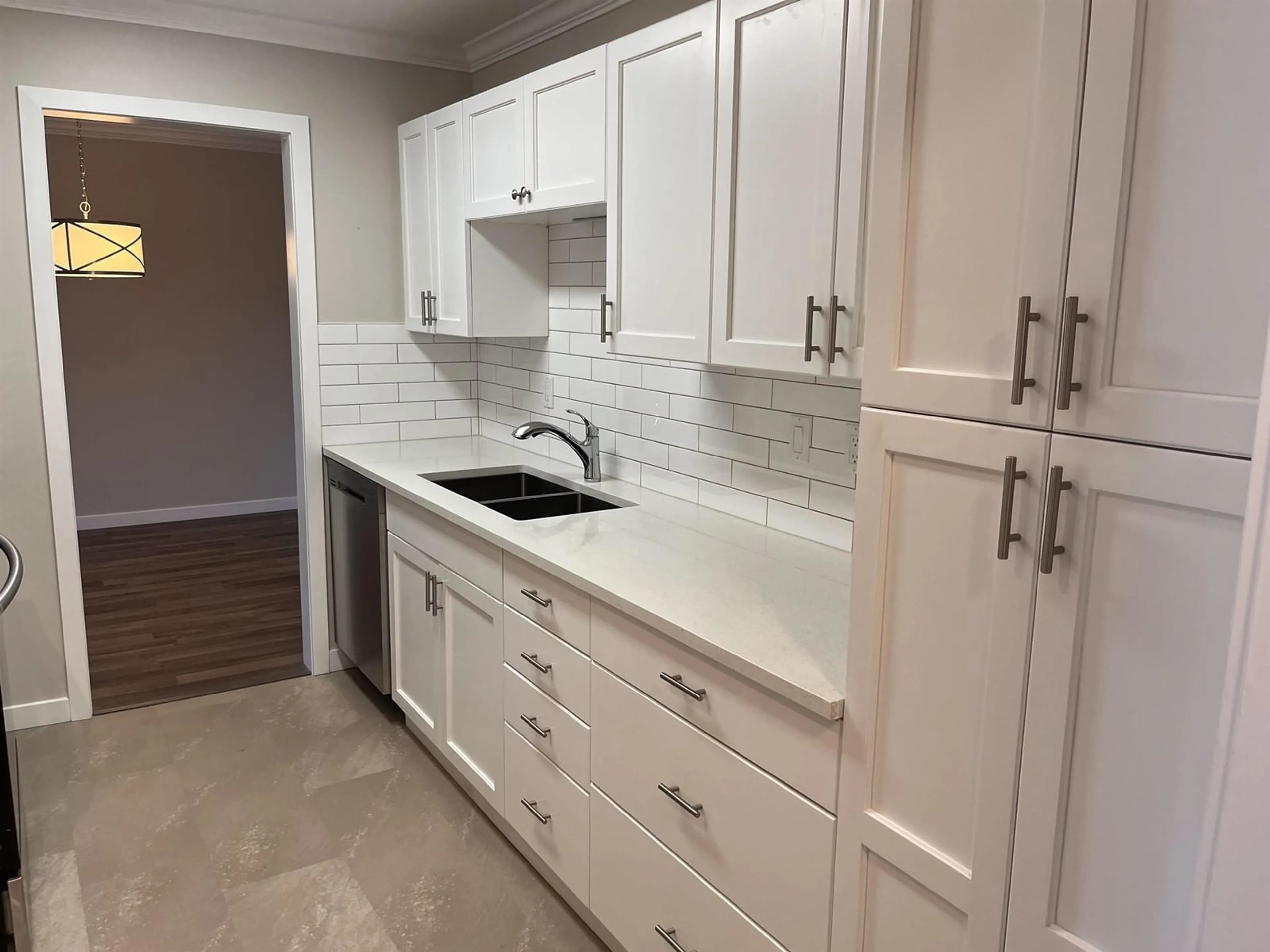 Standard kitchen, ceramic/tile floor for 314 1740 SOUTHMERE CRESCENT, Surrey British Columbia V4A6E4