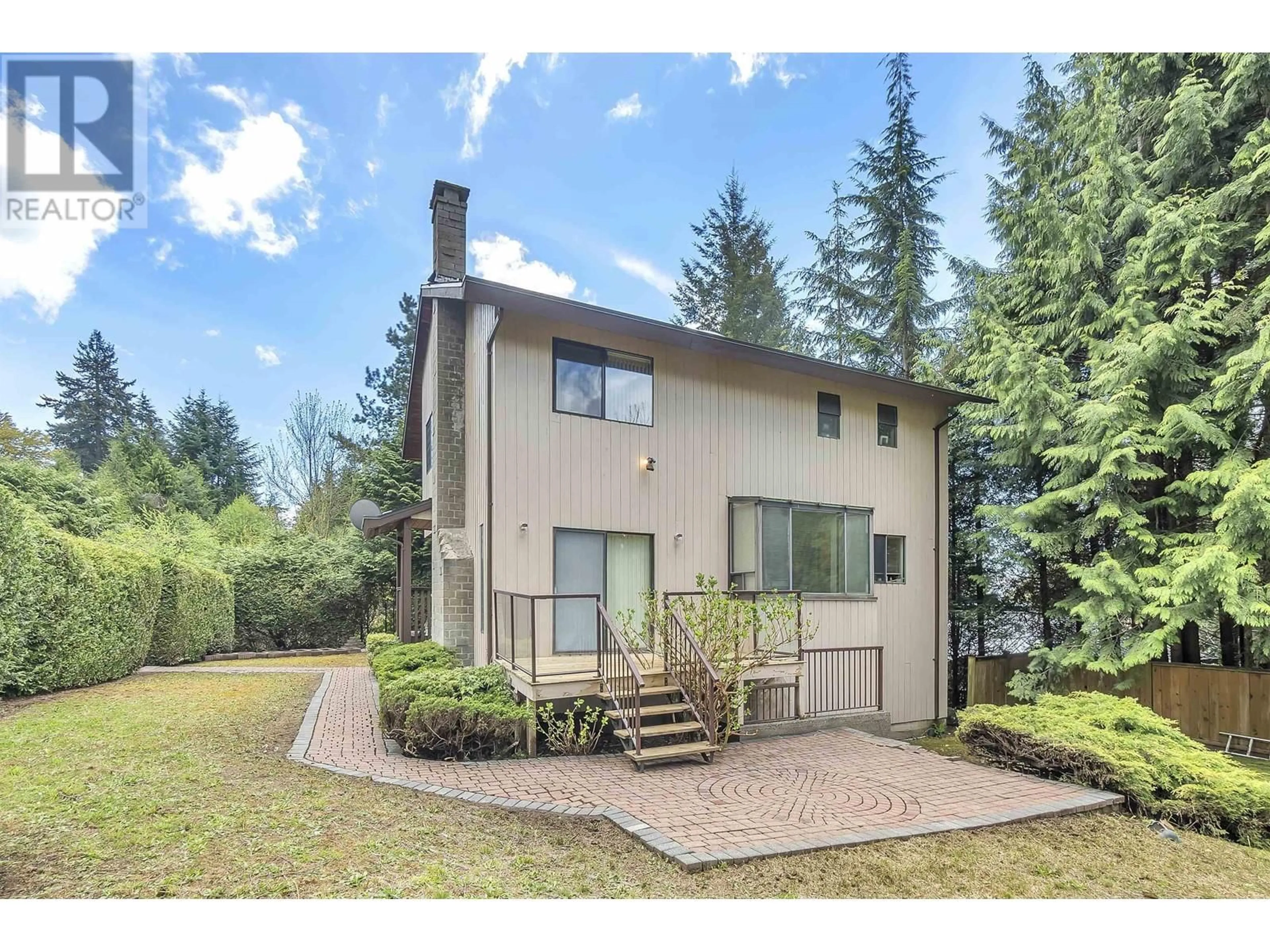 Home with vinyl exterior material, unknown for 5628 SUMAC PLACE, North Vancouver British Columbia V7R4T6