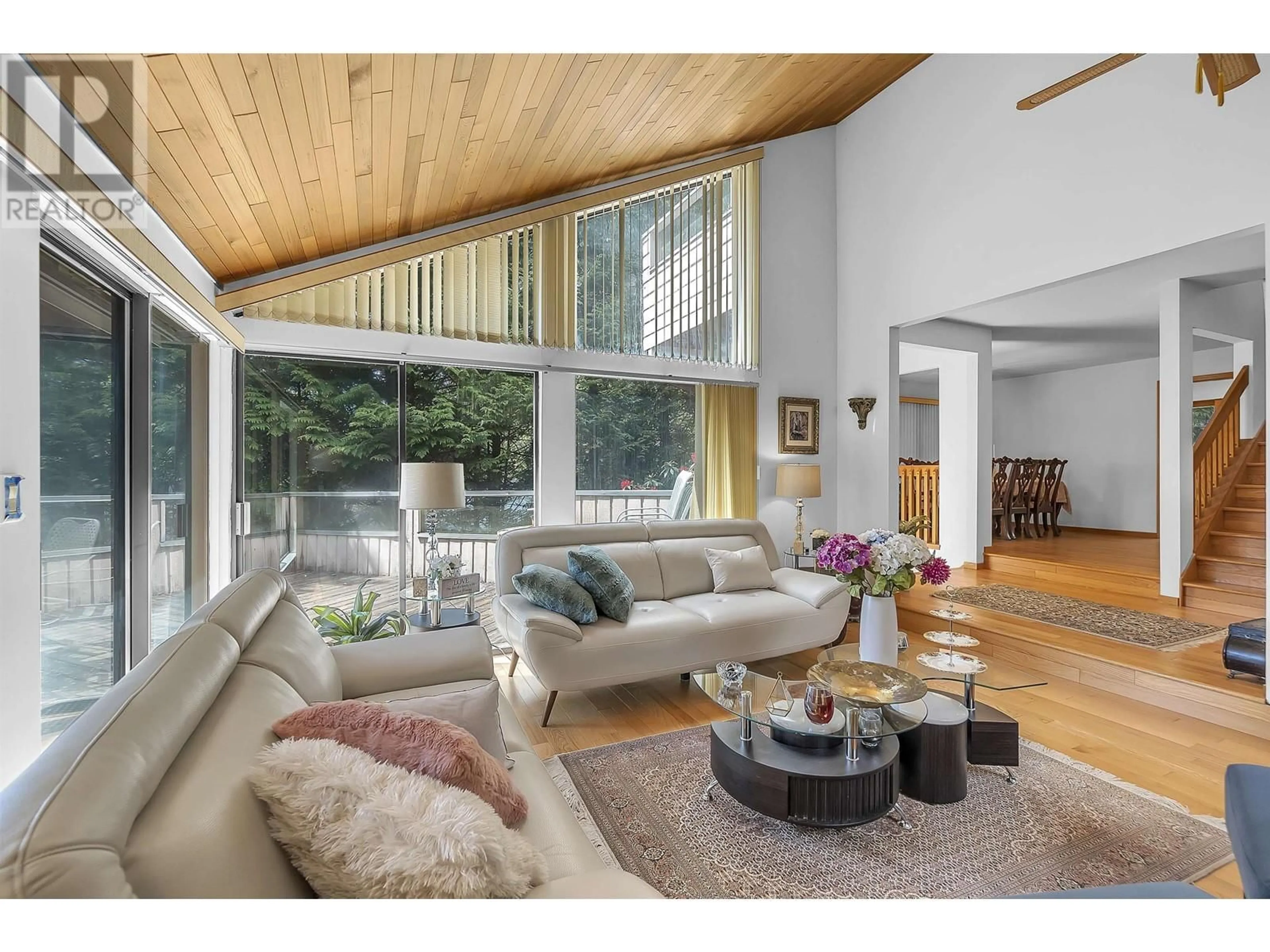 Living room with furniture, wood/laminate floor for 5628 SUMAC PLACE, North Vancouver British Columbia V7R4T6