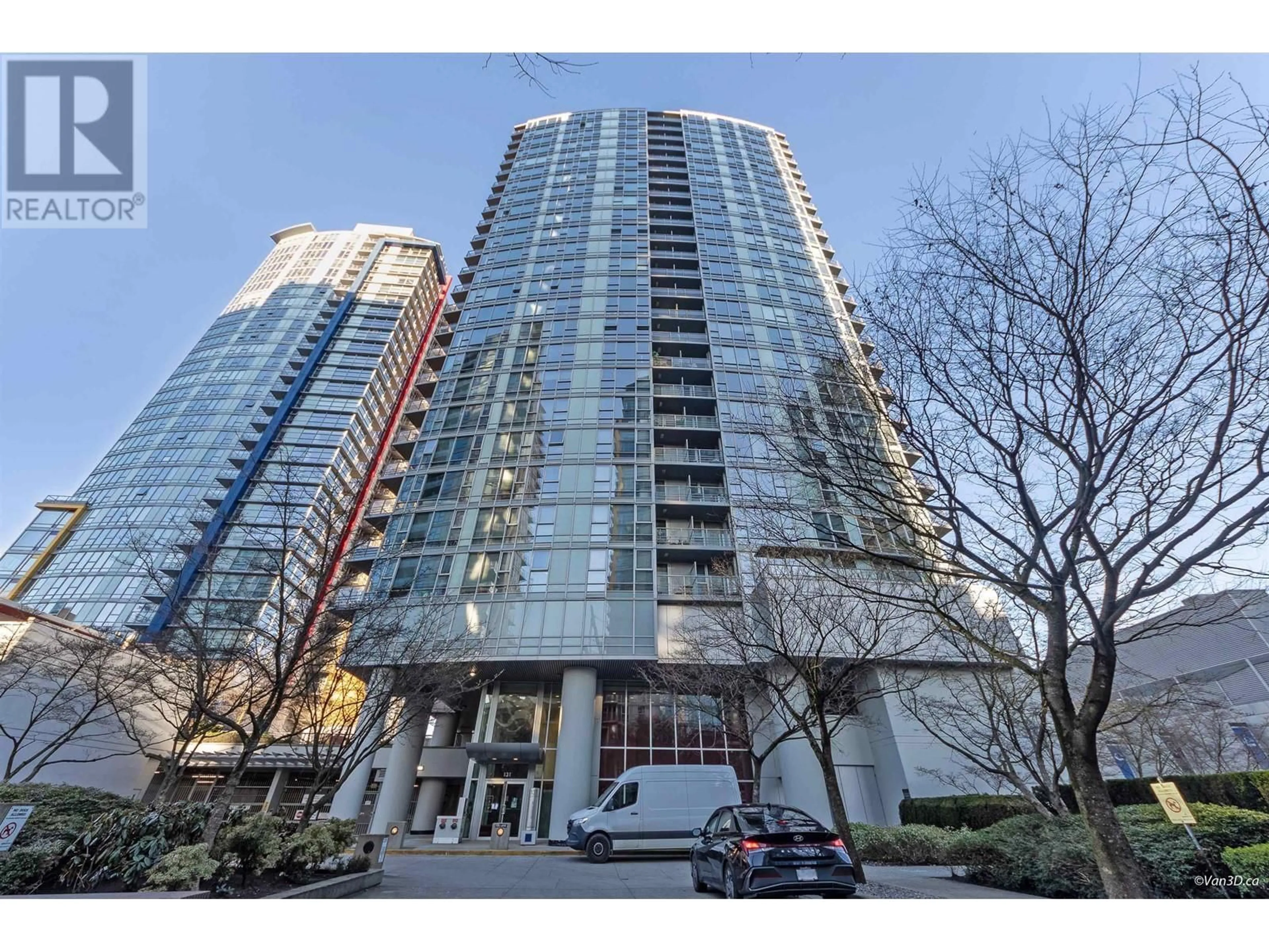 Indoor foyer for 2208 131 REGIMENT SQUARE, Vancouver British Columbia V6B1X6