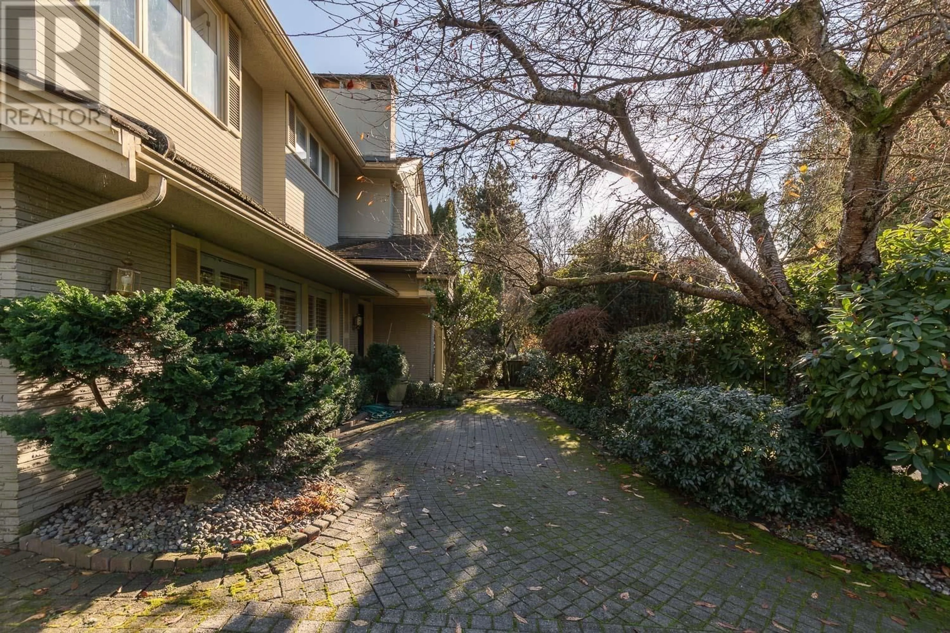 Patio, street for 6456 MACKENZIE PLACE, Vancouver British Columbia V6N1H7