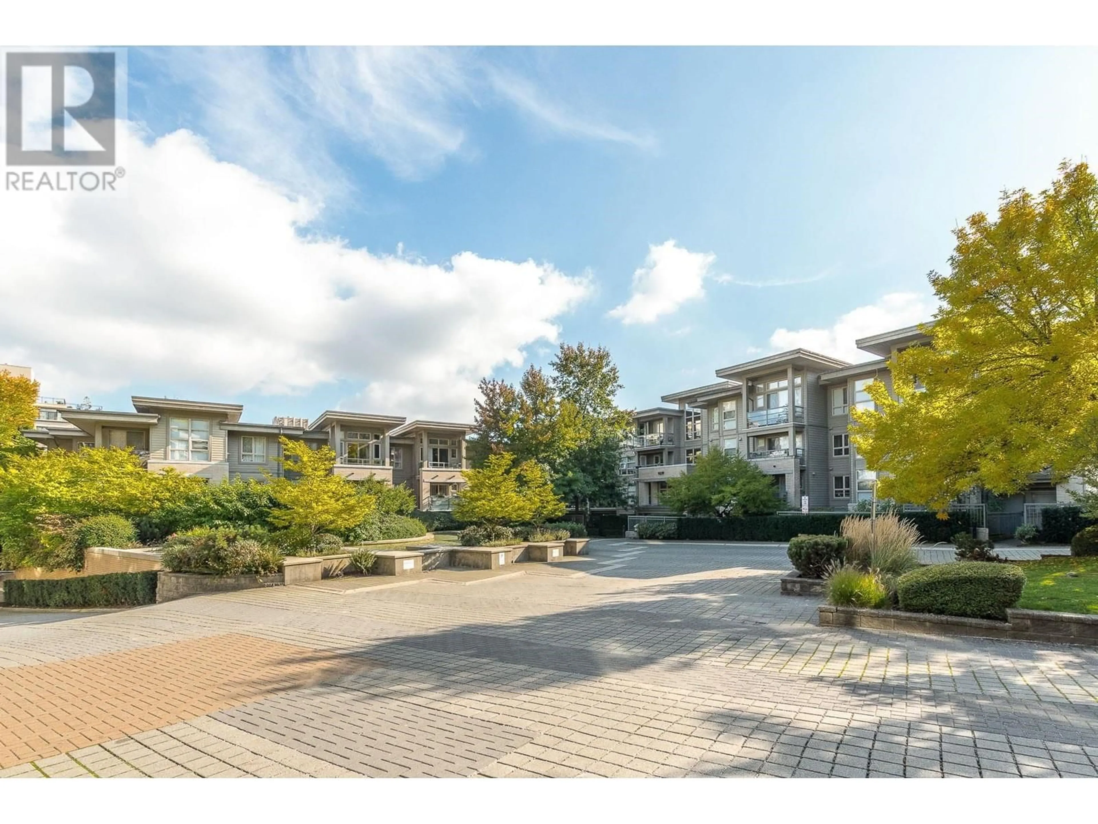 A pic from outside/outdoor area/front of a property/back of a property/a pic from drone, mountain view for 214 9339 UNIVERSITY CRESCENT, Burnaby British Columbia V5A4Y1