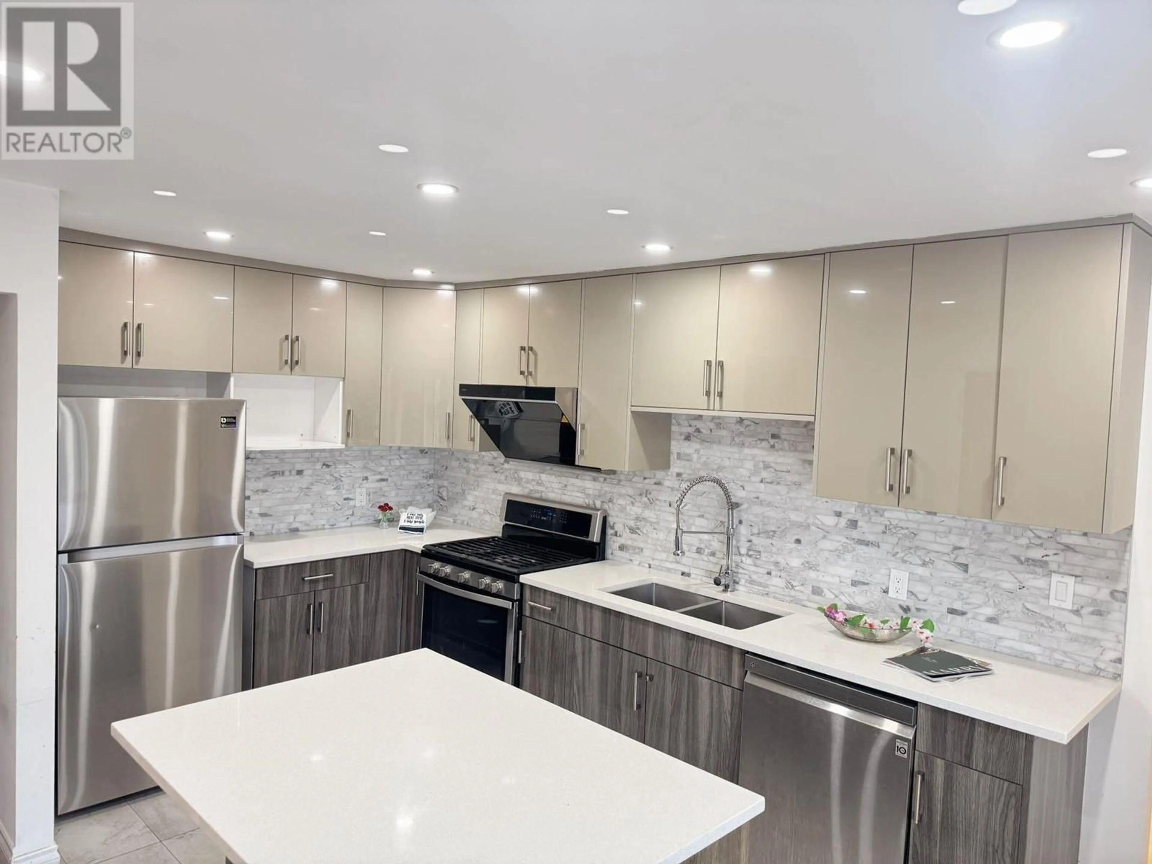 Contemporary kitchen, ceramic/tile floor for 290 BALMORAL ROAD, North Vancouver British Columbia V7N2V2