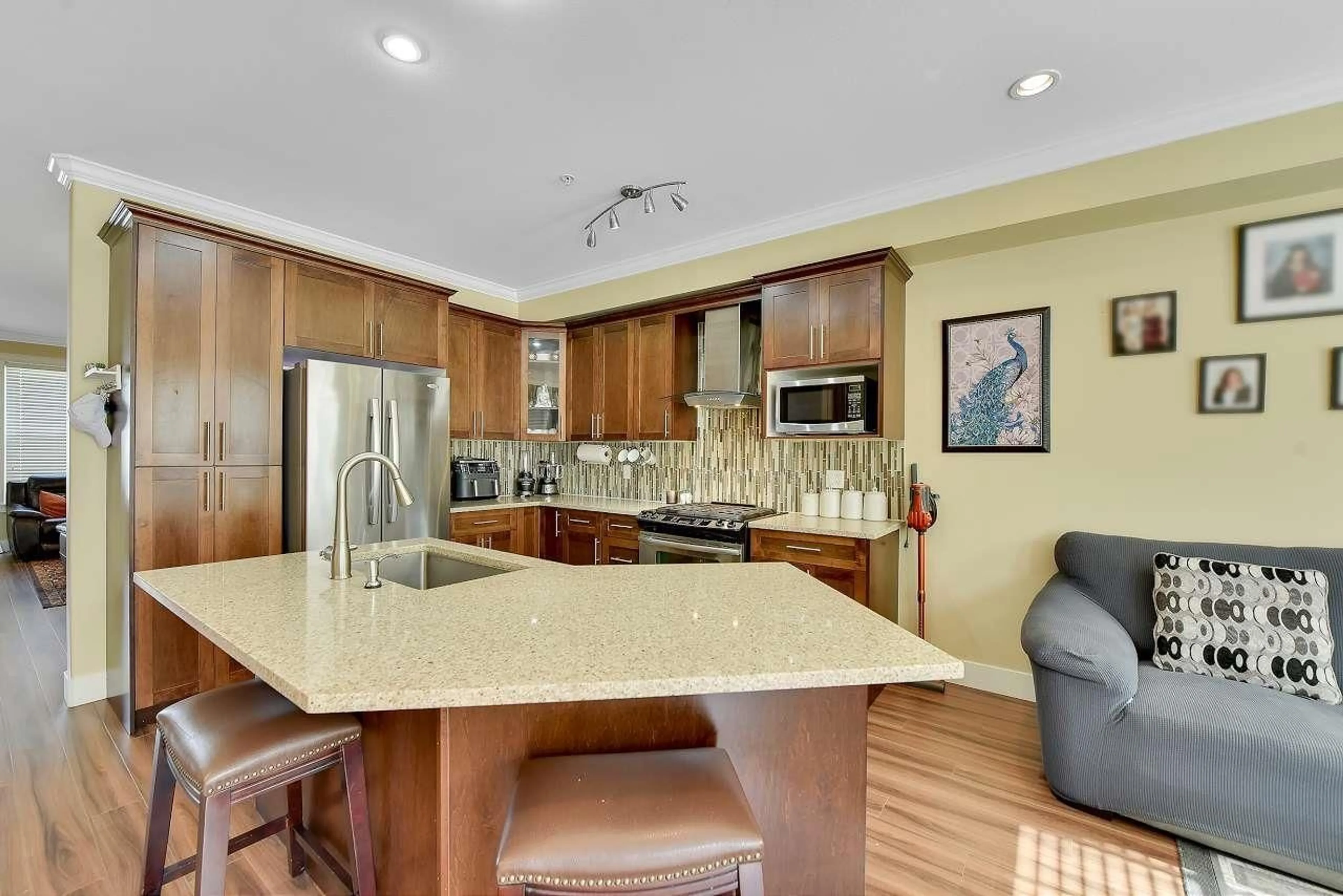 Open concept kitchen, unknown for 21136 80A AVENUE, Langley British Columbia V2Y0J5