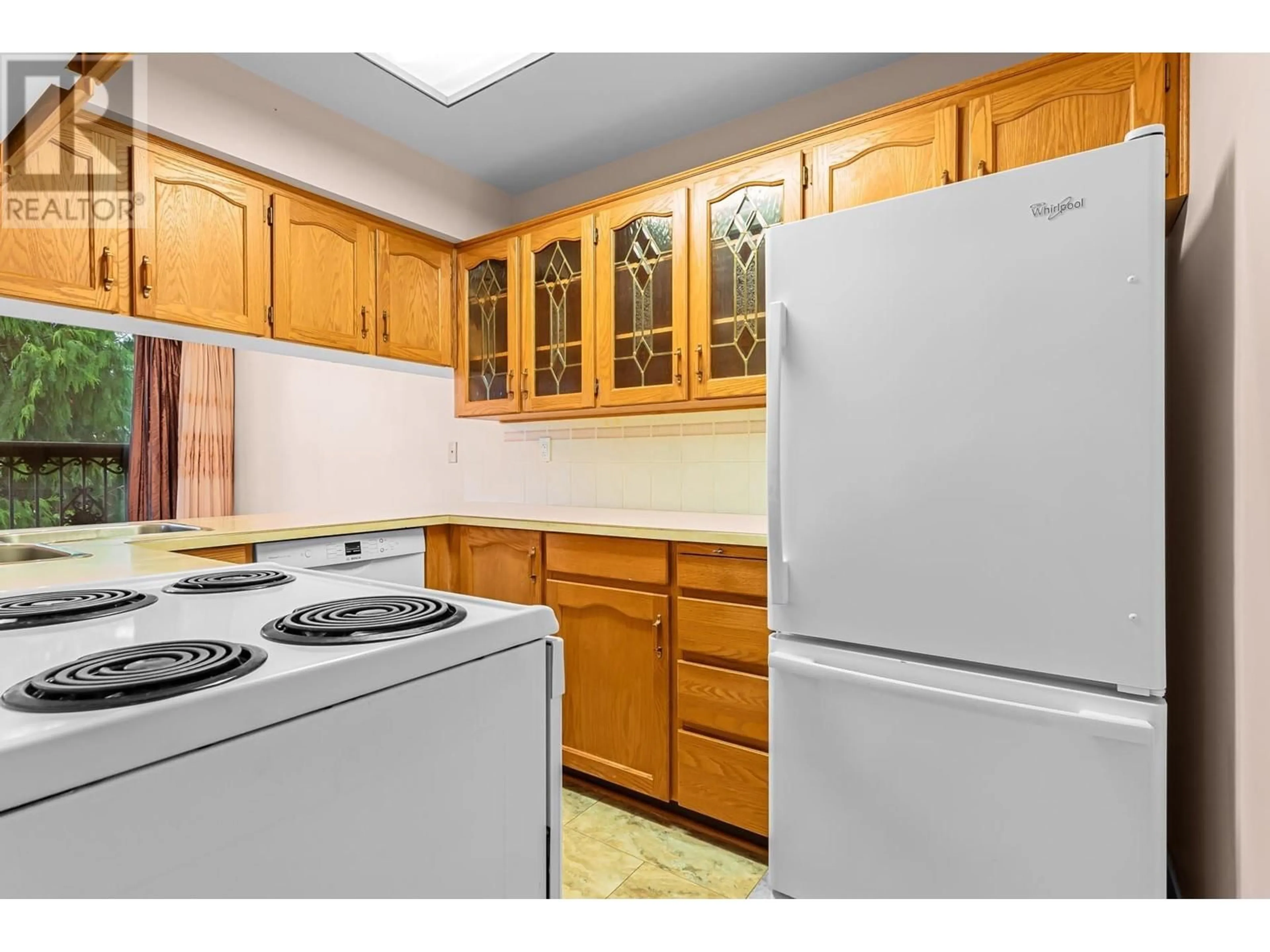 Standard kitchen, unknown for 309 721 HAMILTON STREET, New Westminster British Columbia V3M2M7