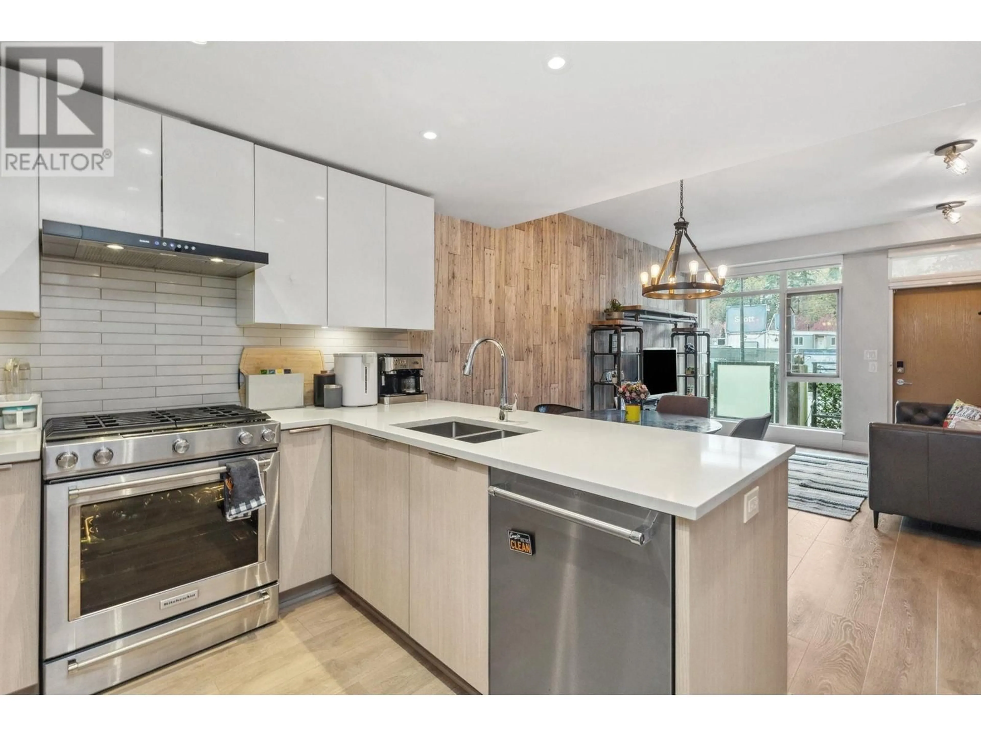 Open concept kitchen, unknown for TH2 3566 SAWMILL CRESCENT, Vancouver British Columbia V5S0H5