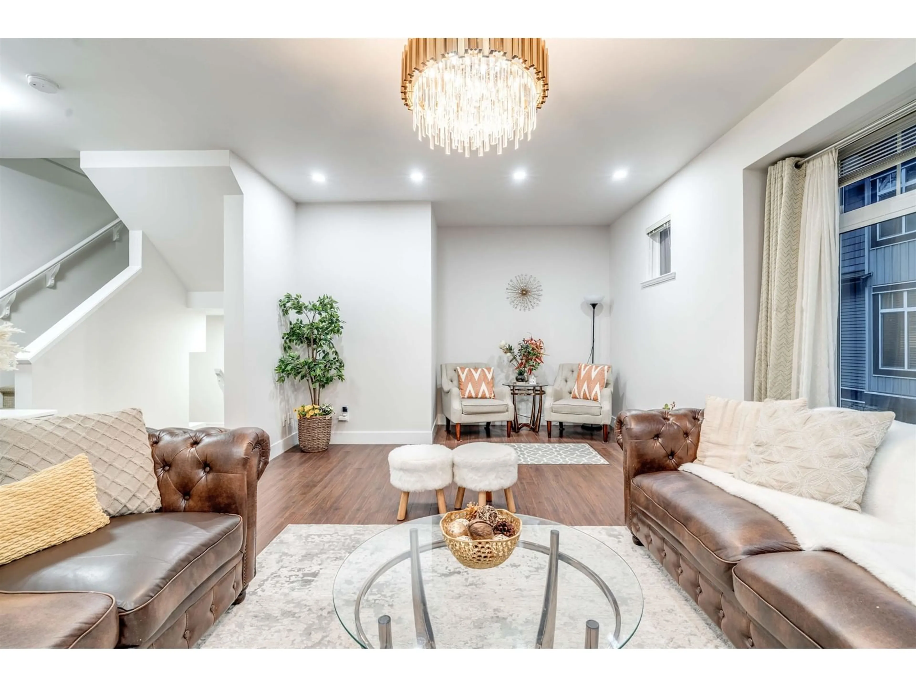 Living room with furniture, unknown for 114 - 6299 144, Surrey British Columbia V3X1A2