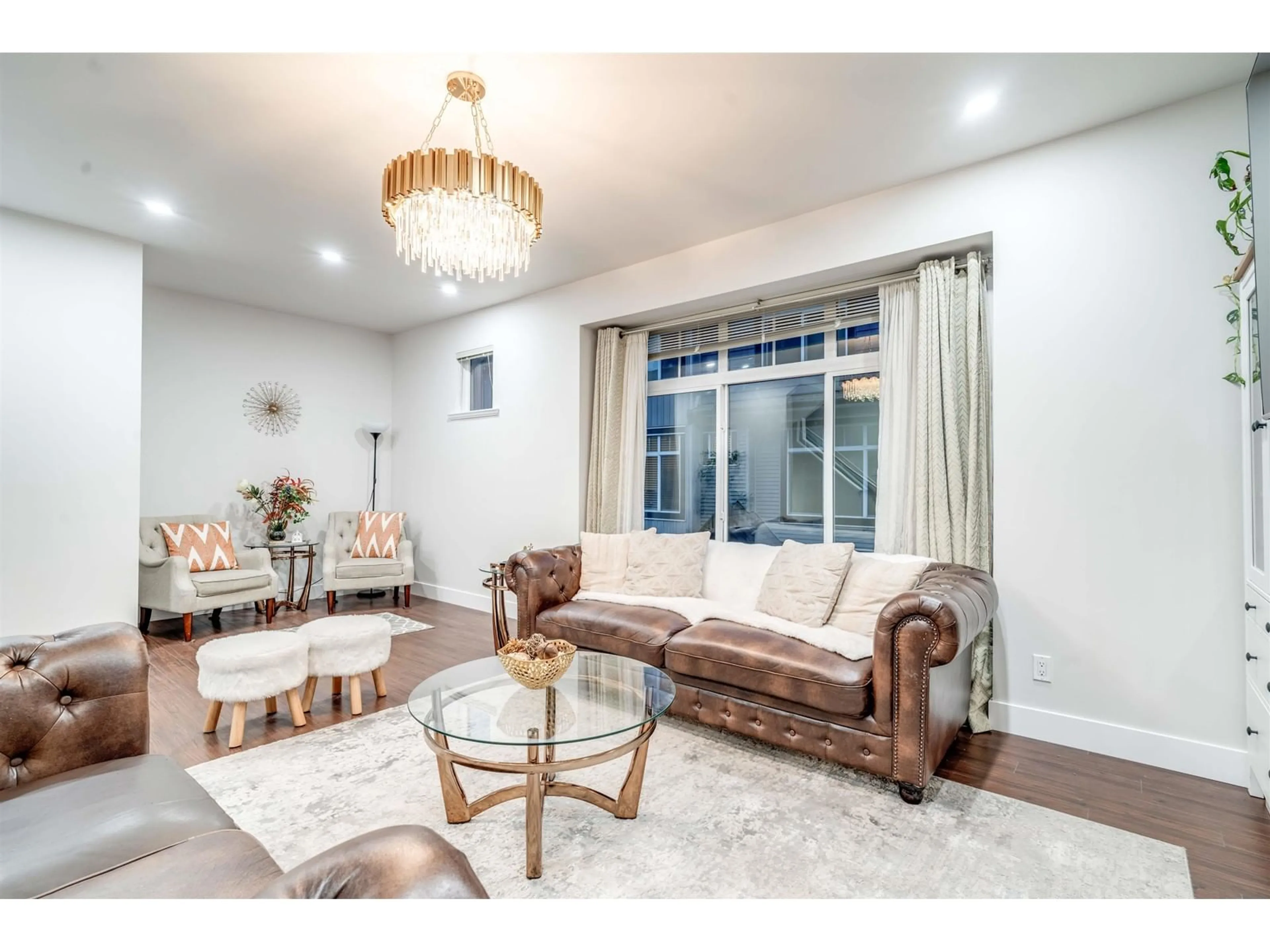 Living room with furniture, unknown for 114 - 6299 144, Surrey British Columbia V3X1A2