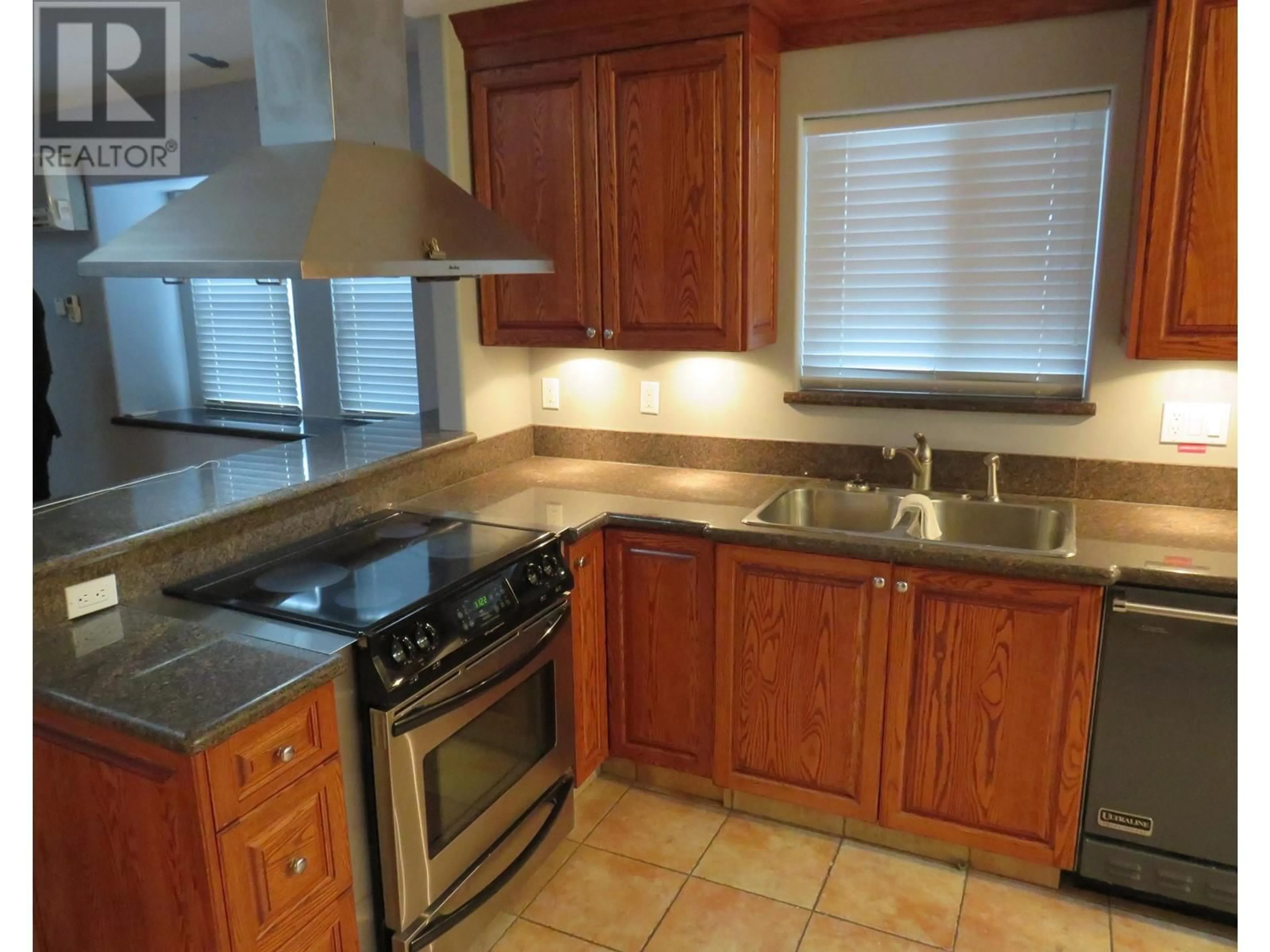 Standard kitchen, ceramic/tile floor for 3598 E GEORGIA STREET, Vancouver British Columbia V5K2L8