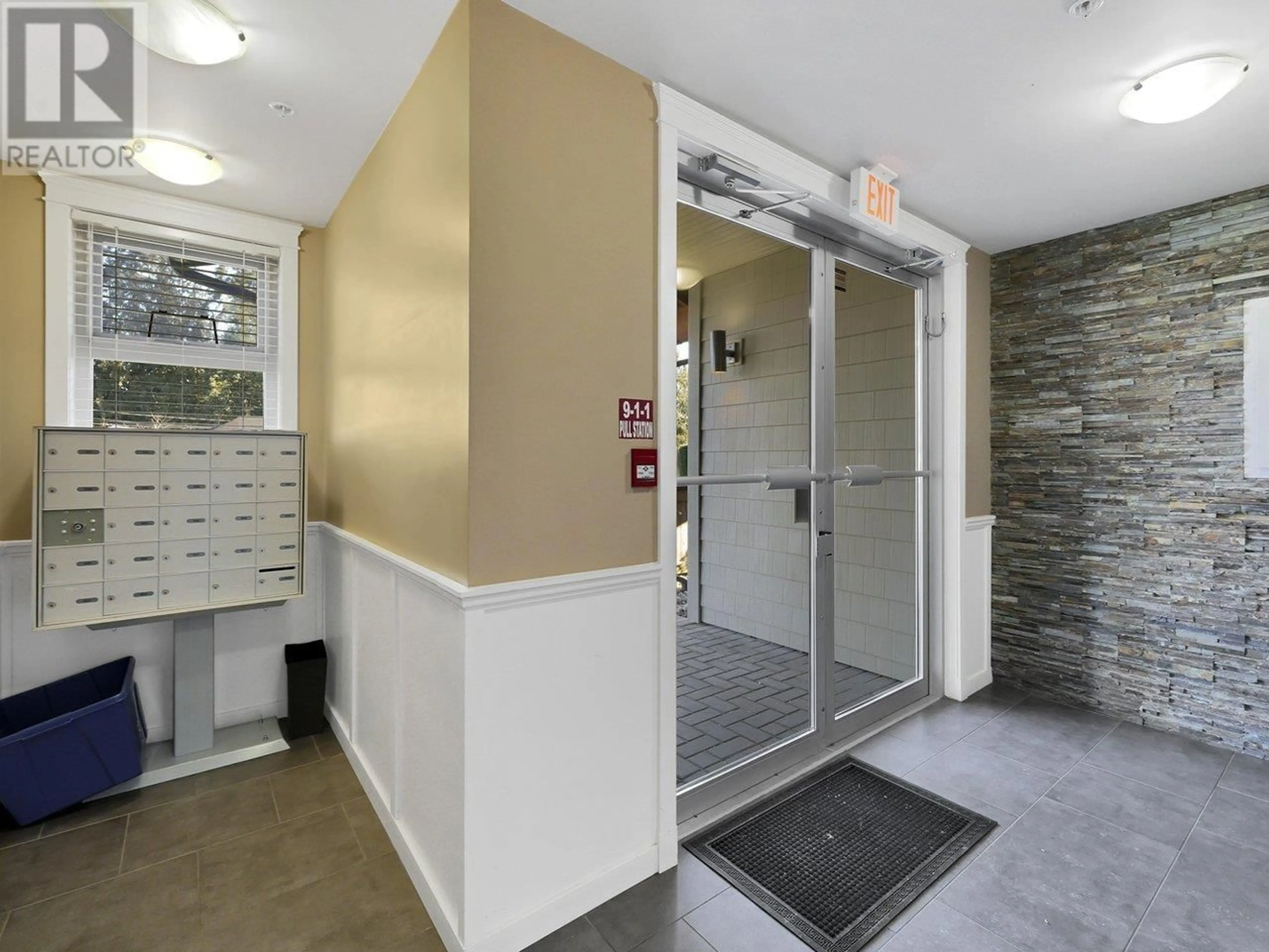 Indoor foyer for 307 22858 LOUGHEED HIGHWAY, Maple Ridge British Columbia V2X2V6