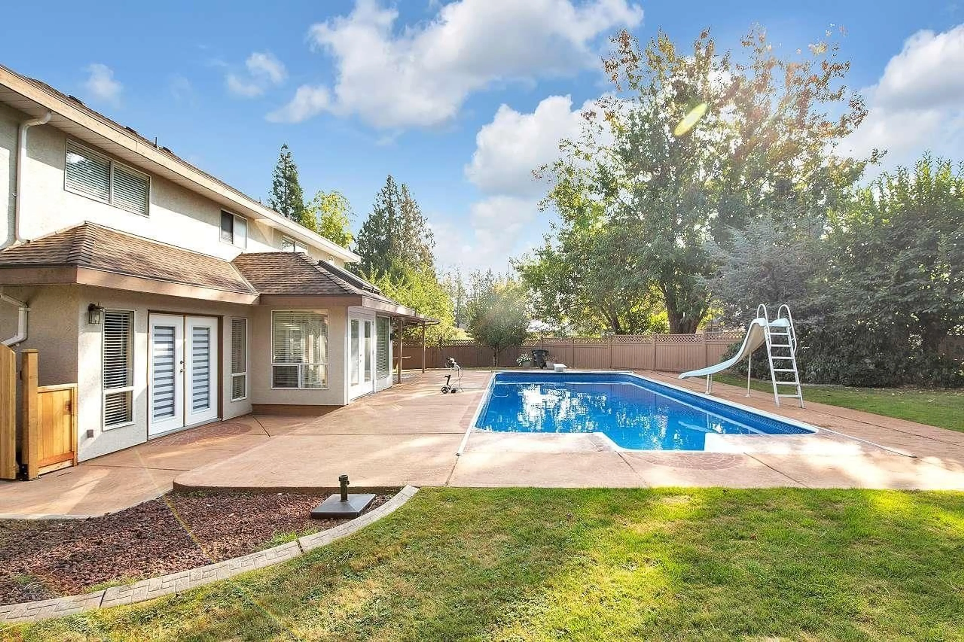 Unknown for 6069 154A STREET, Surrey British Columbia V3S7H6