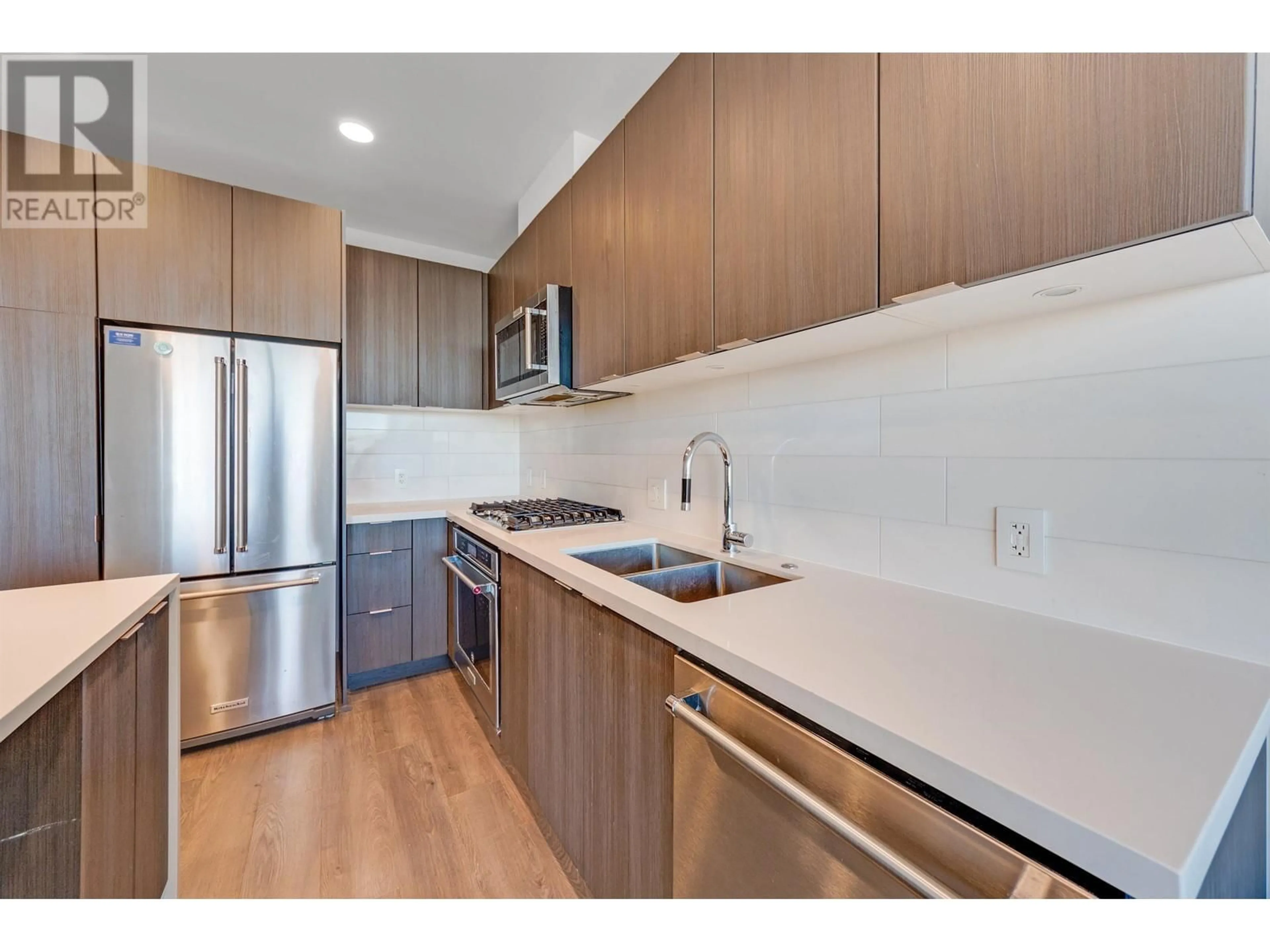 Standard kitchen, unknown for 2201 530 WHITING WAY, Coquitlam British Columbia V3J0J4