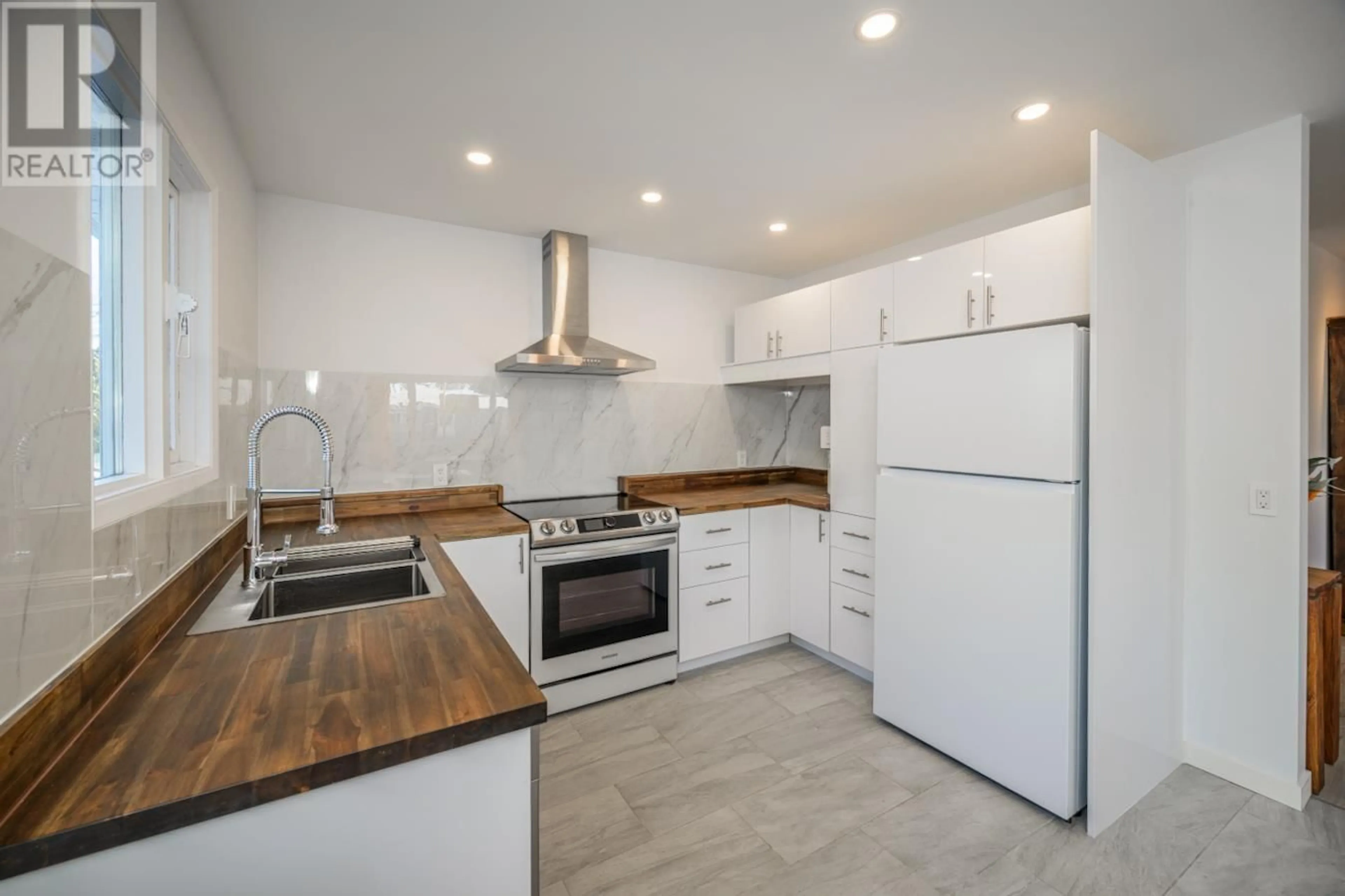 Standard kitchen, unknown for 1594 FIR STREET, Prince George British Columbia V2L1E4