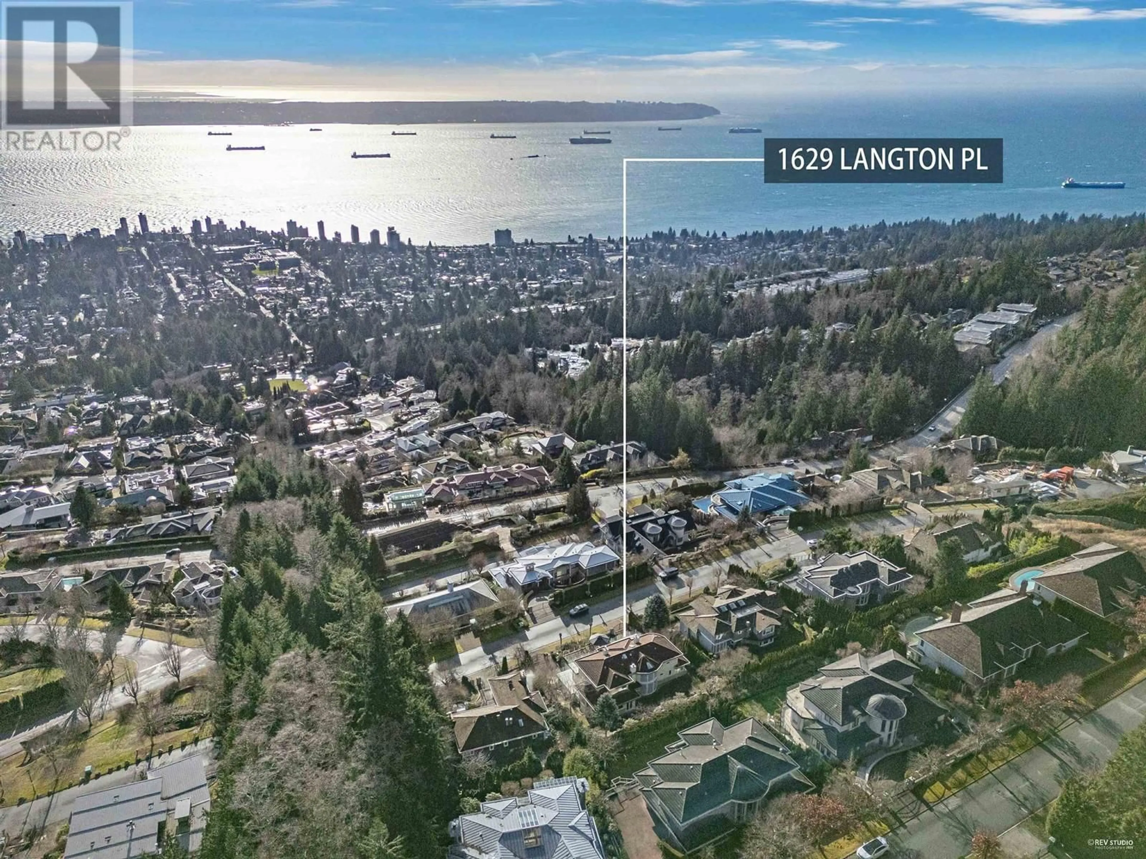 A pic from outside/outdoor area/front of a property/back of a property/a pic from drone, water/lake/river/ocean view for 1629 LANGTON PLACE, West Vancouver British Columbia V7S3H2