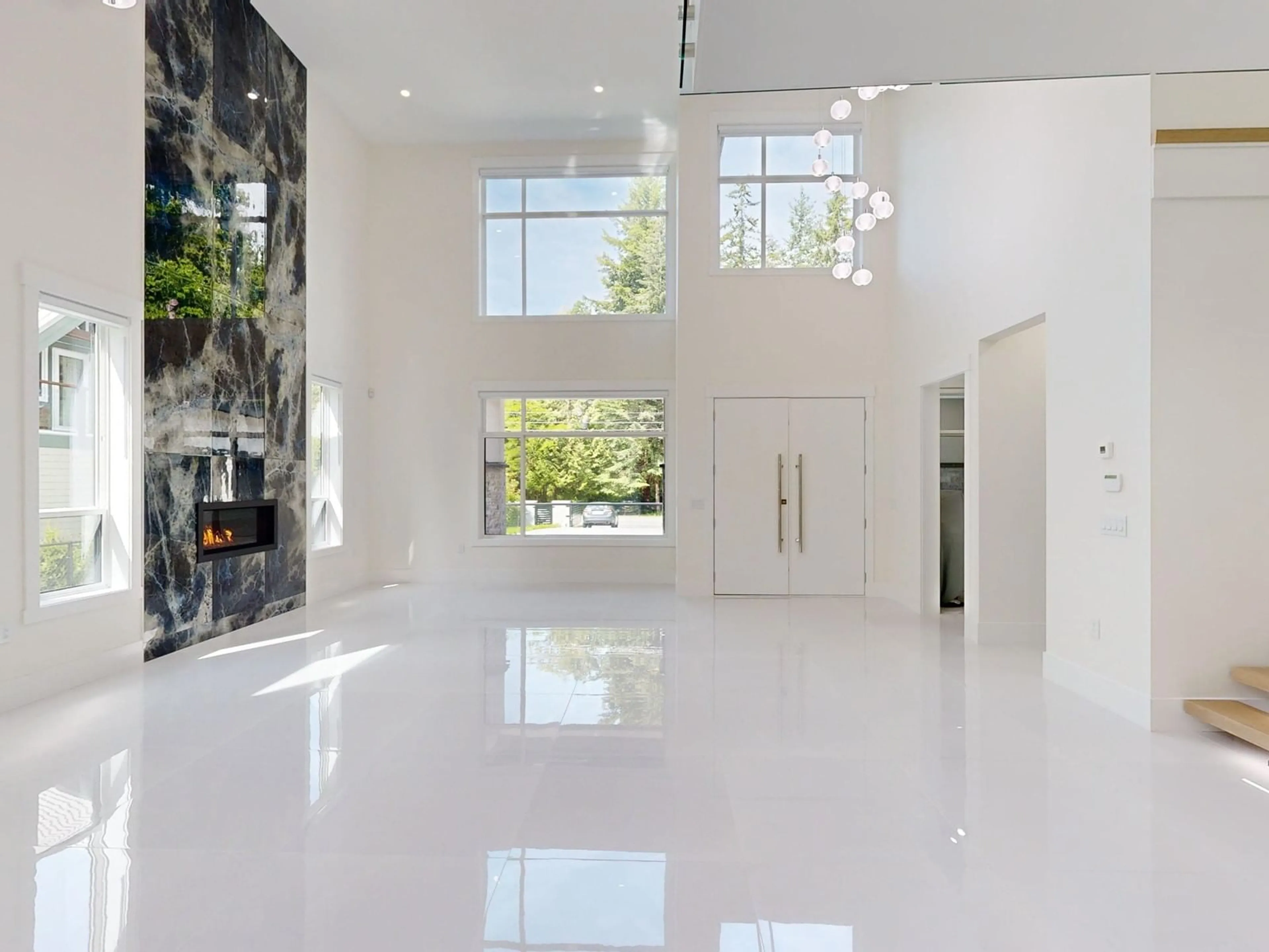 Indoor foyer for 2534 140 STREET, Surrey British Columbia V4P2C6