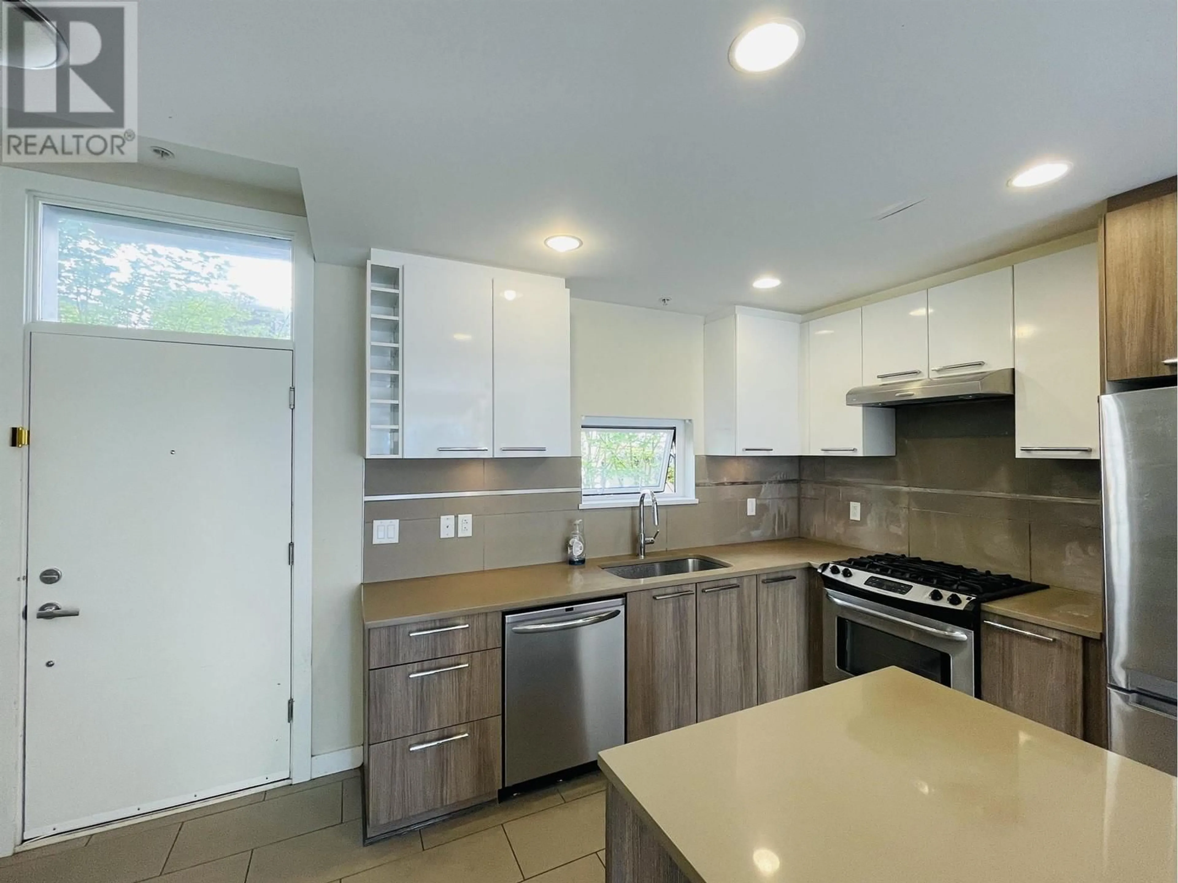 Open concept kitchen, unknown for 408 9350 UNIVERSITY HIGH STREET, Burnaby British Columbia V5A0B6