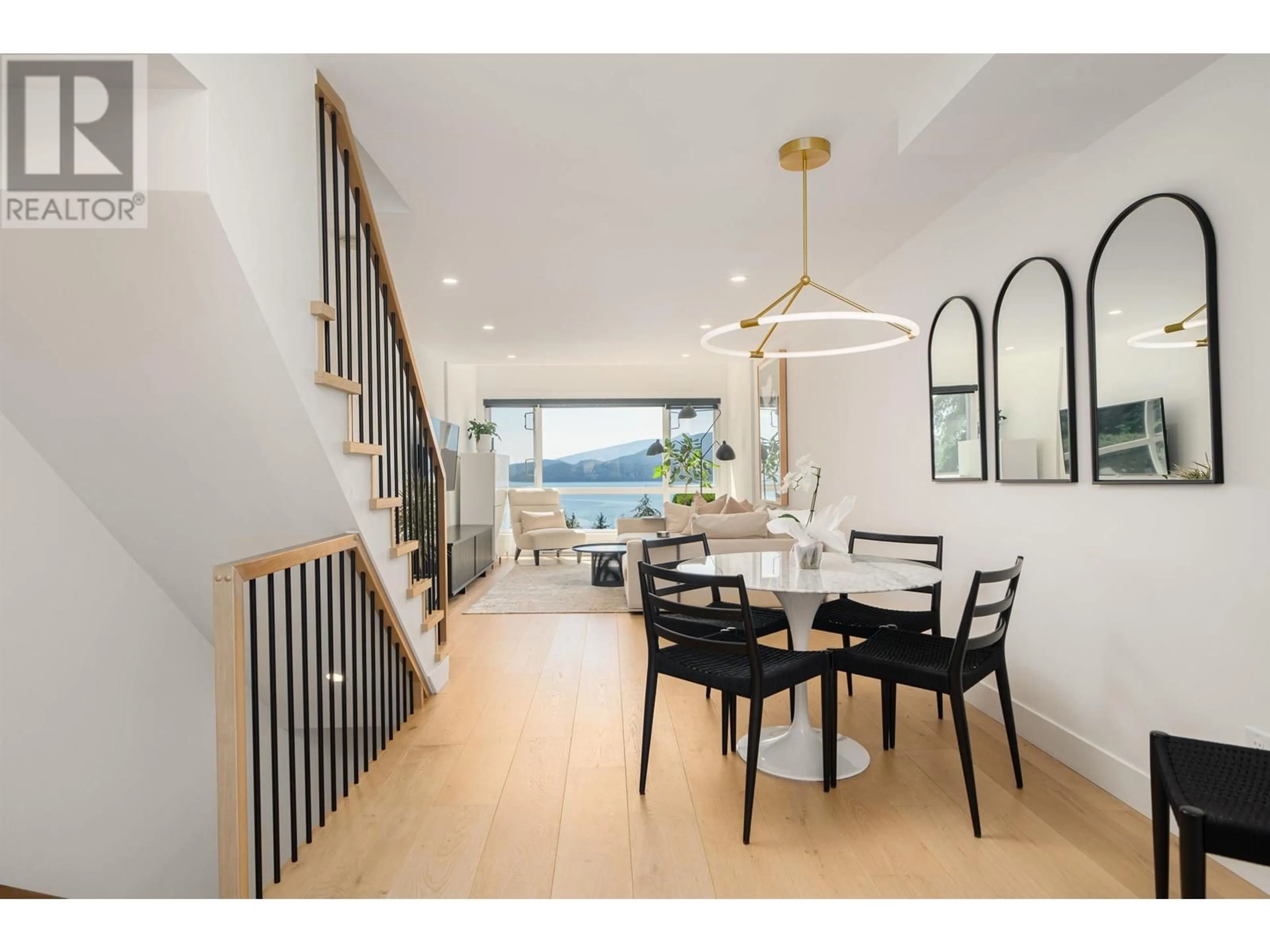 Dining room, wood/laminate floor for 438 CROSSCREEK ROAD, Lions Bay British Columbia V0N2E0