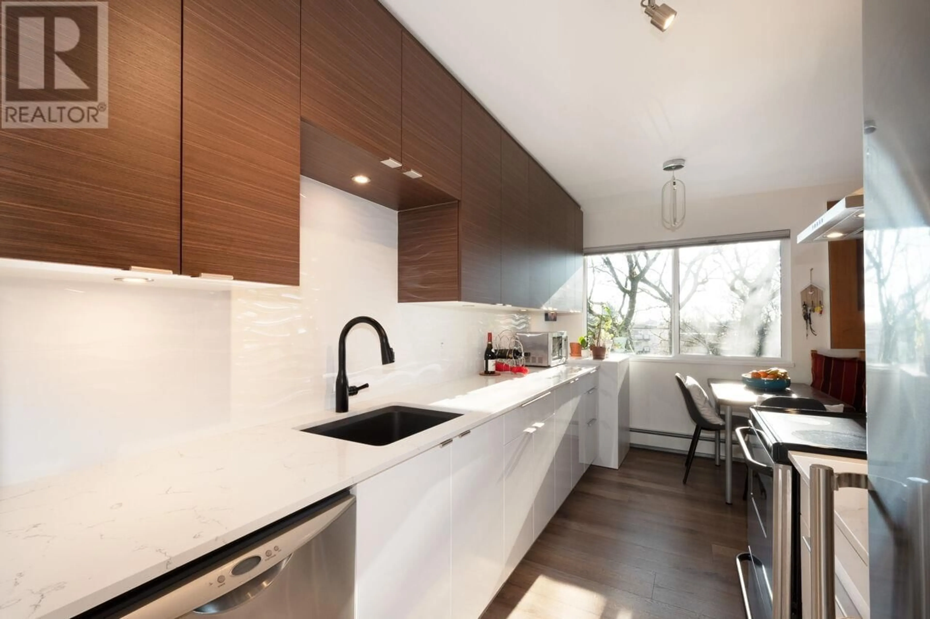 Contemporary kitchen, ceramic/tile floor for 405 8775 CARTIER STREET, Vancouver British Columbia V6P4V3