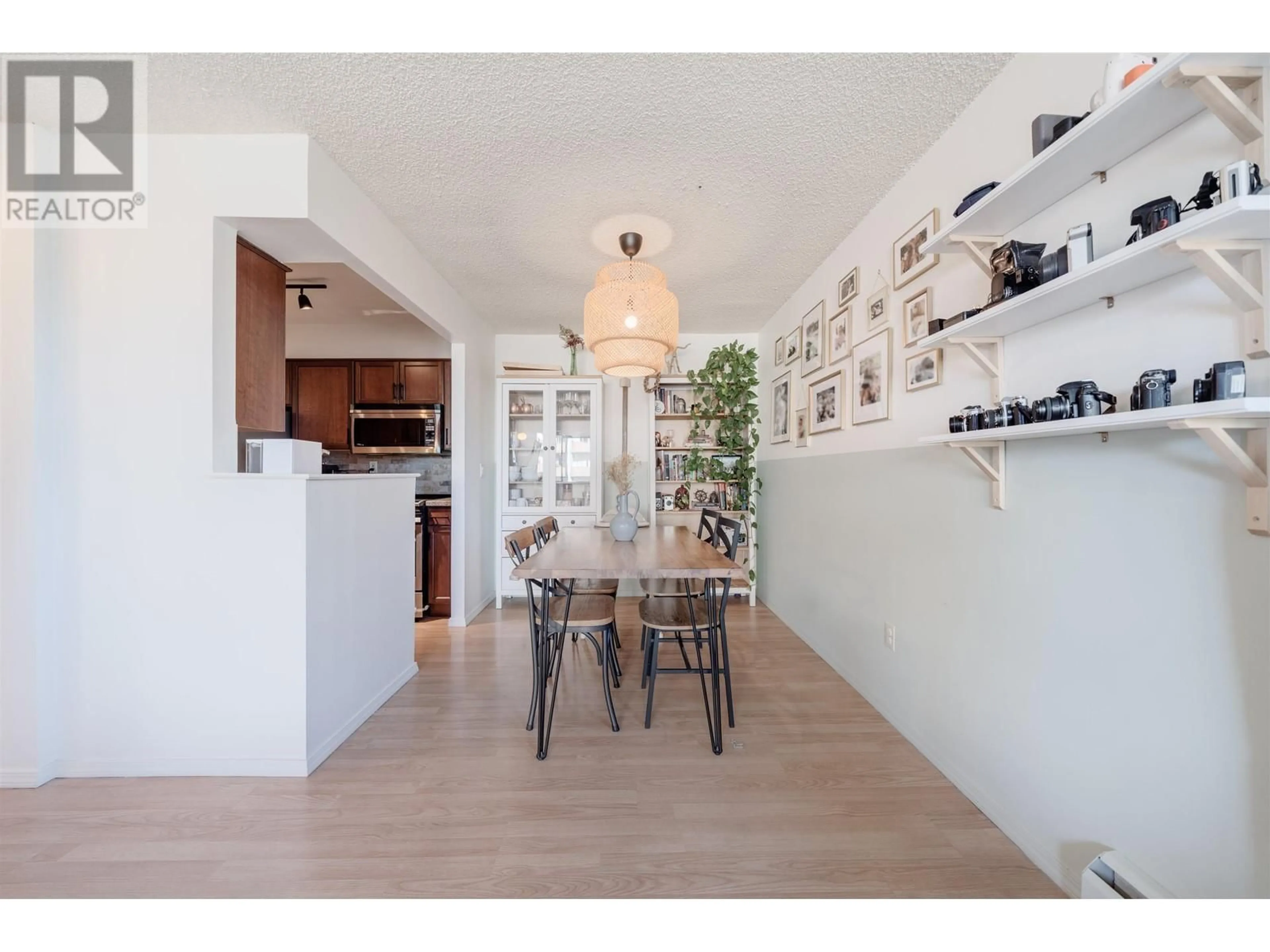 Dining room, wood/laminate floor for 701 620 SEVENTH AVENUE, New Westminster British Columbia V3M5T6