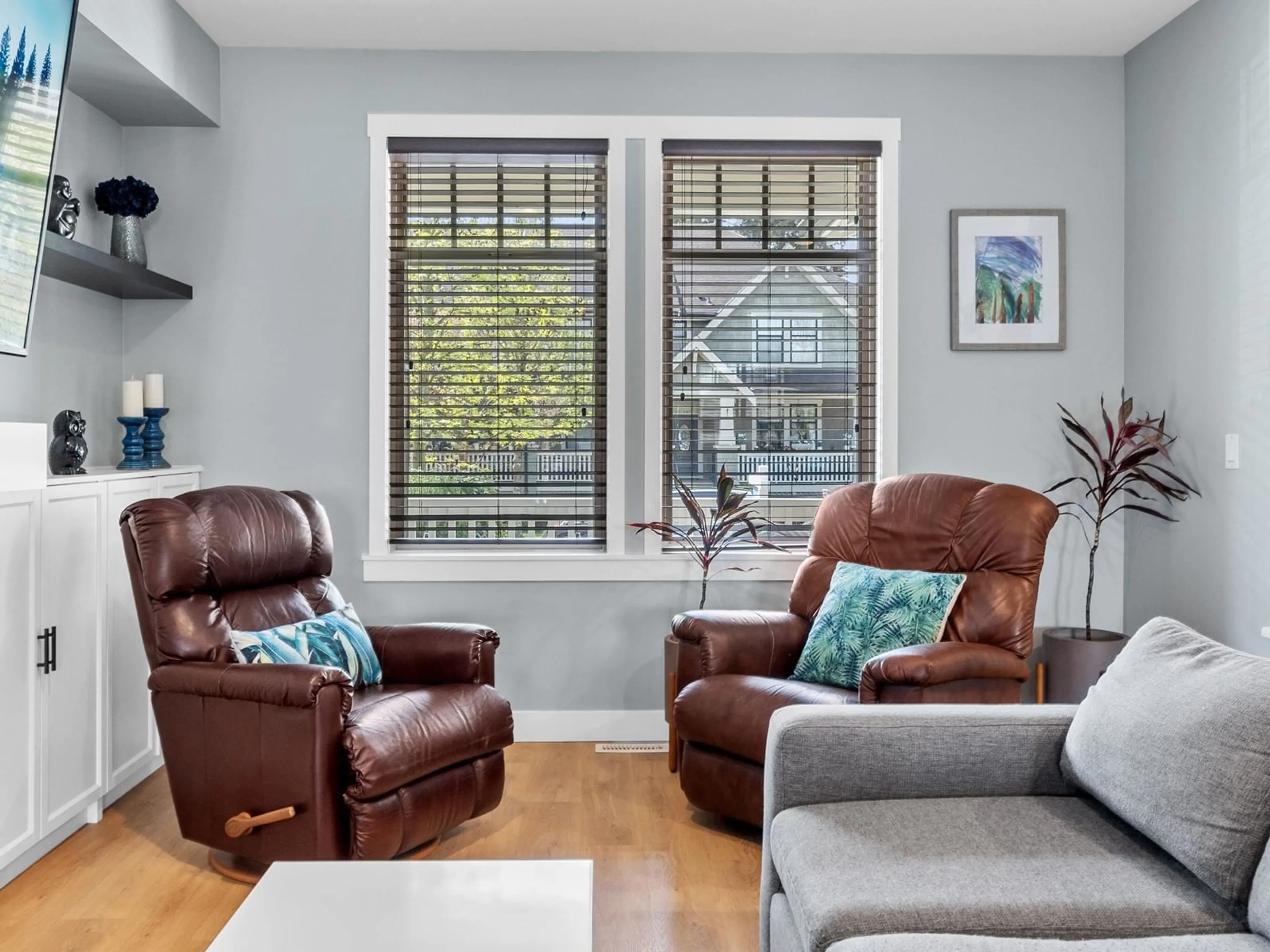 Living room with furniture, unknown for 22969 BILLY BROWN ROAD, Langley British Columbia V1M4G3