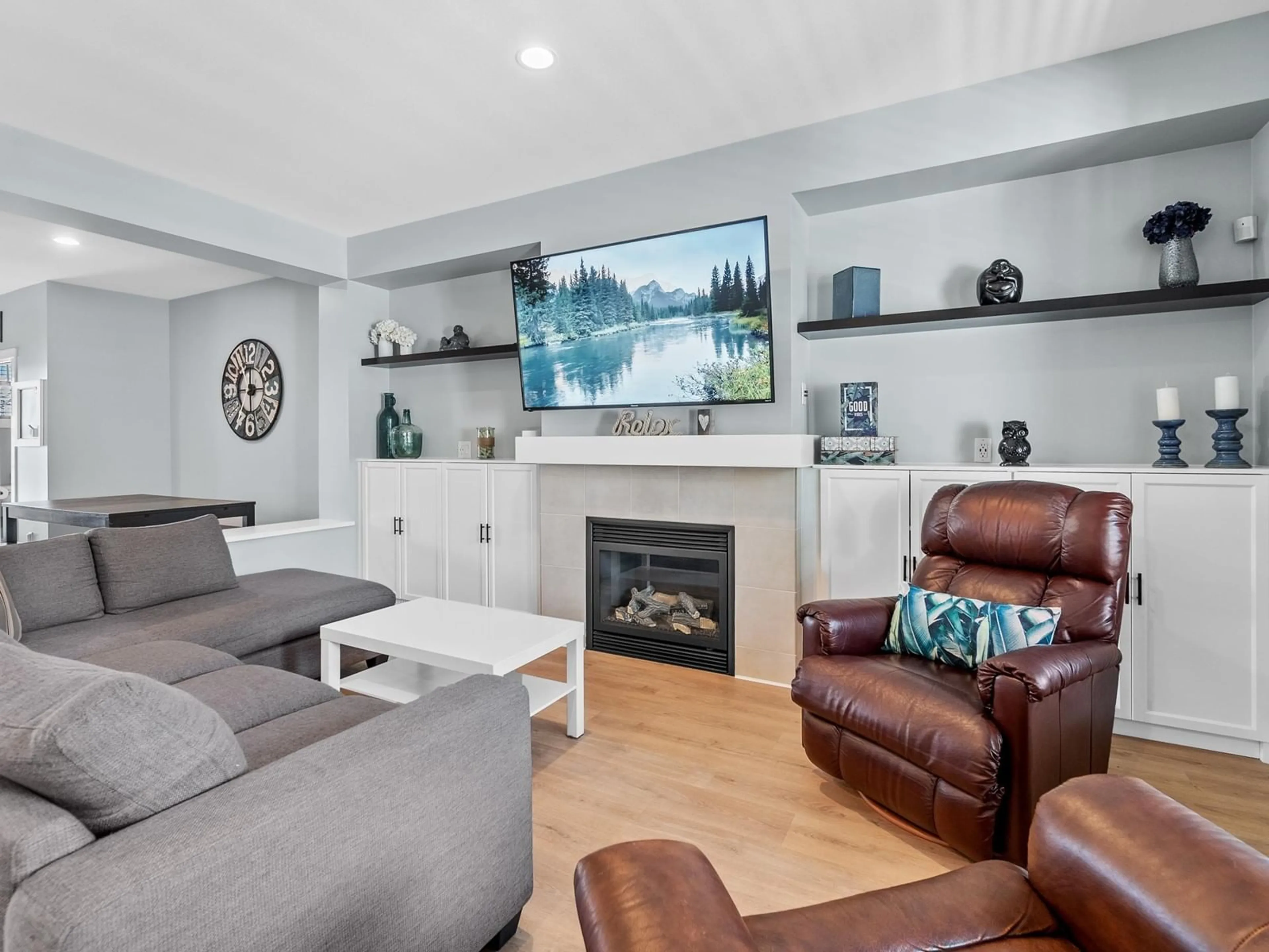 Living room with furniture, unknown for 22969 BILLY BROWN ROAD, Langley British Columbia V1M4G3