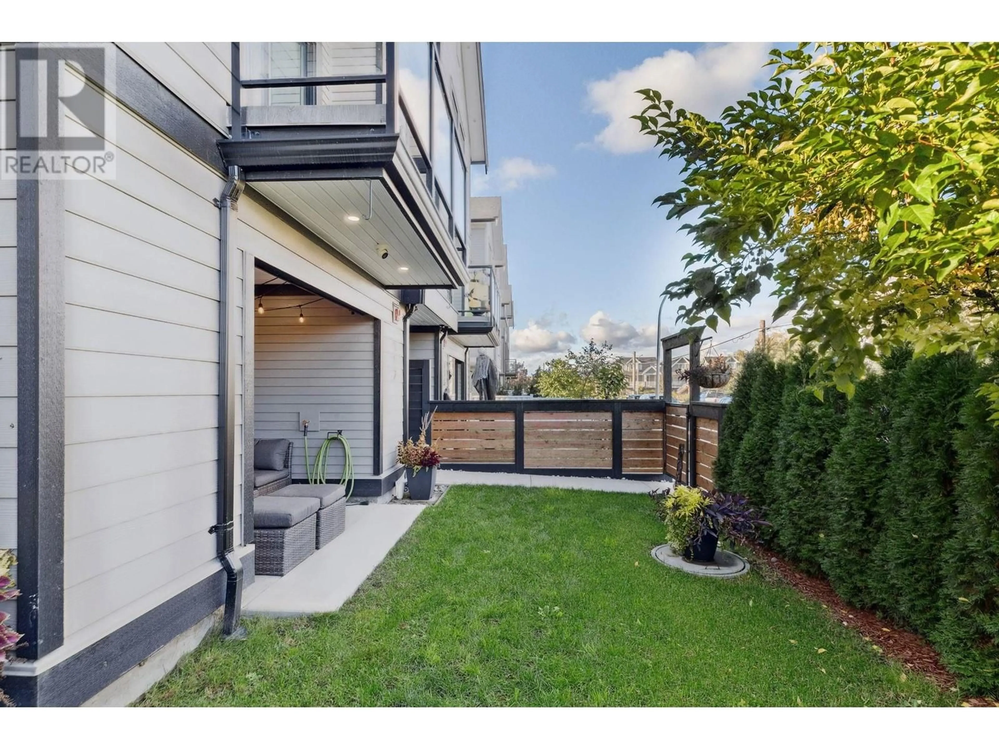 Patio, street for 112 JARDINE STREET, New Westminster British Columbia V3M5M2