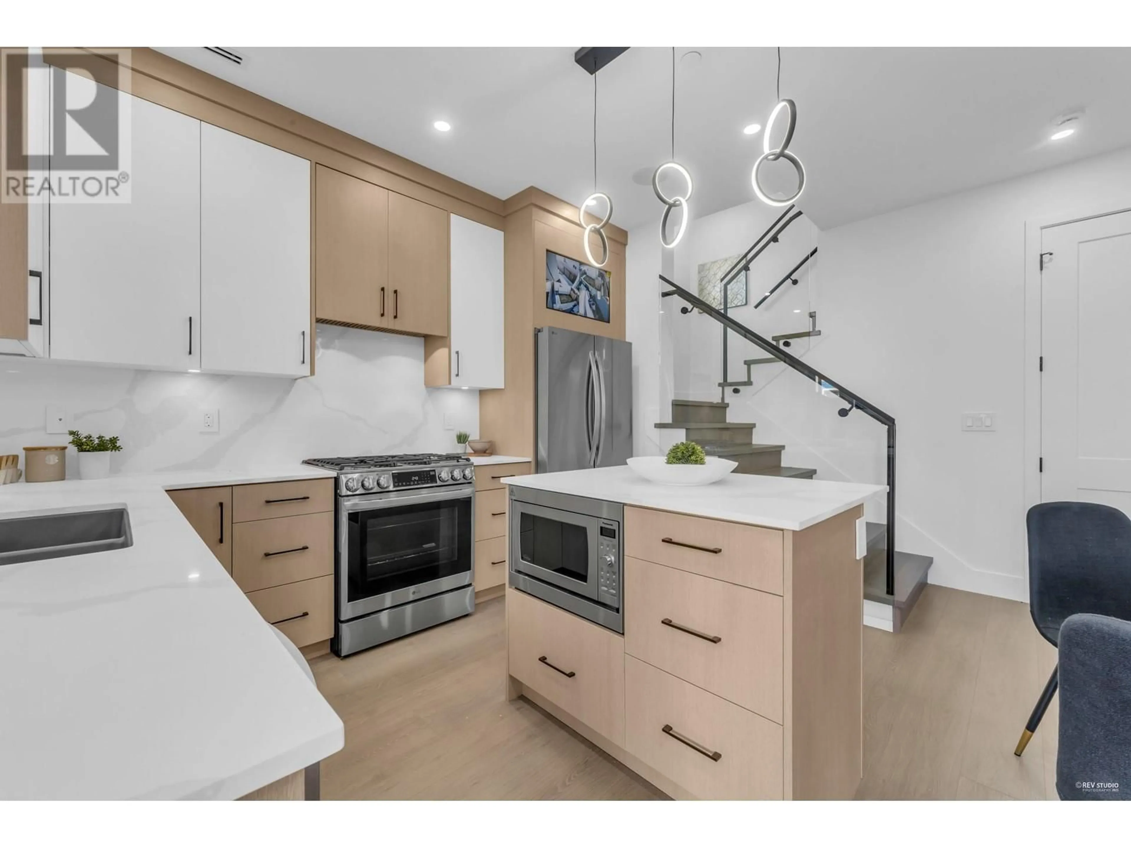 Open concept kitchen, unknown for 583 E 61ST AVENUE, Vancouver British Columbia V5X2B8