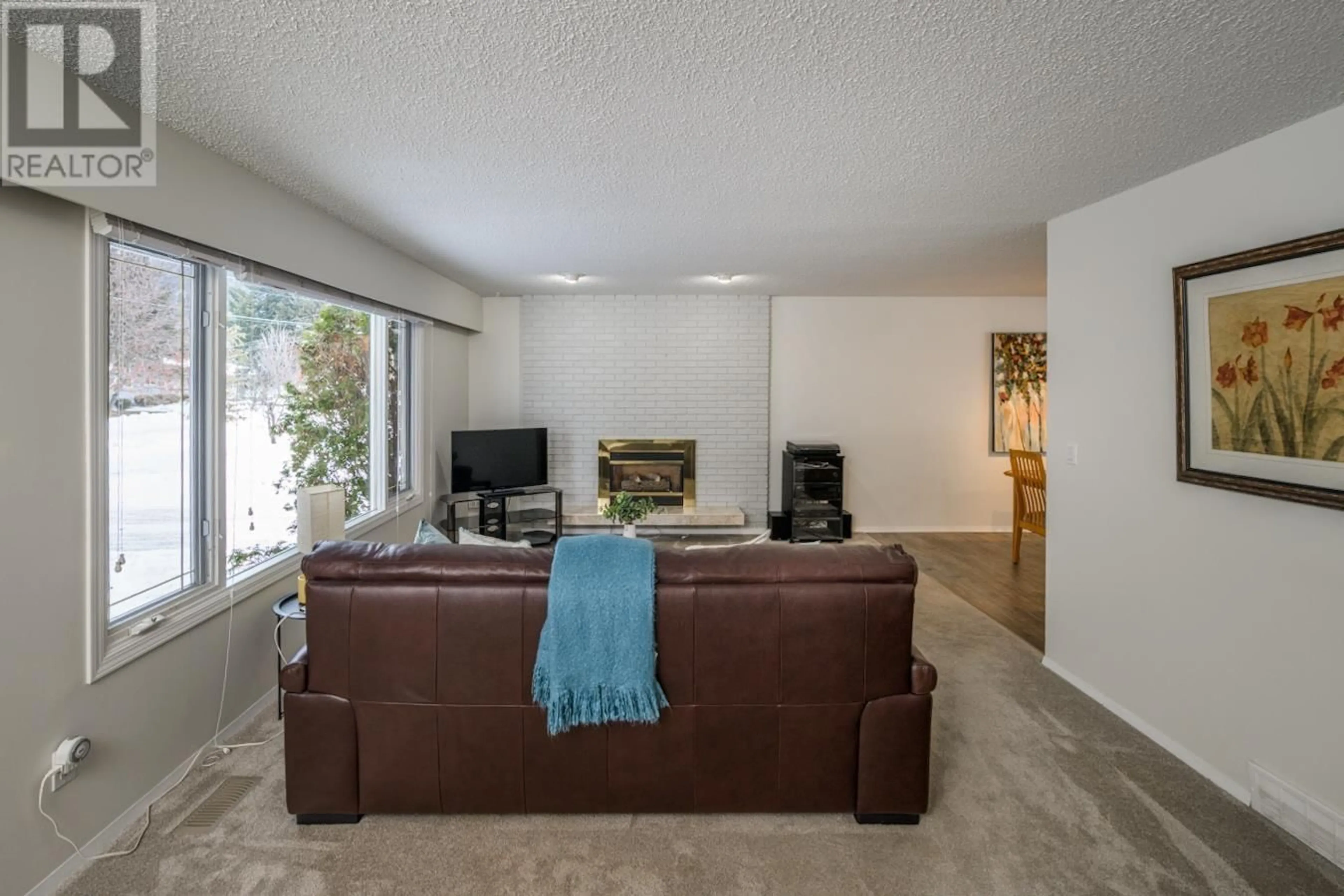 Living room with furniture, carpet floor for 4241 MICHAEL ROAD, Prince George British Columbia V2K1E6