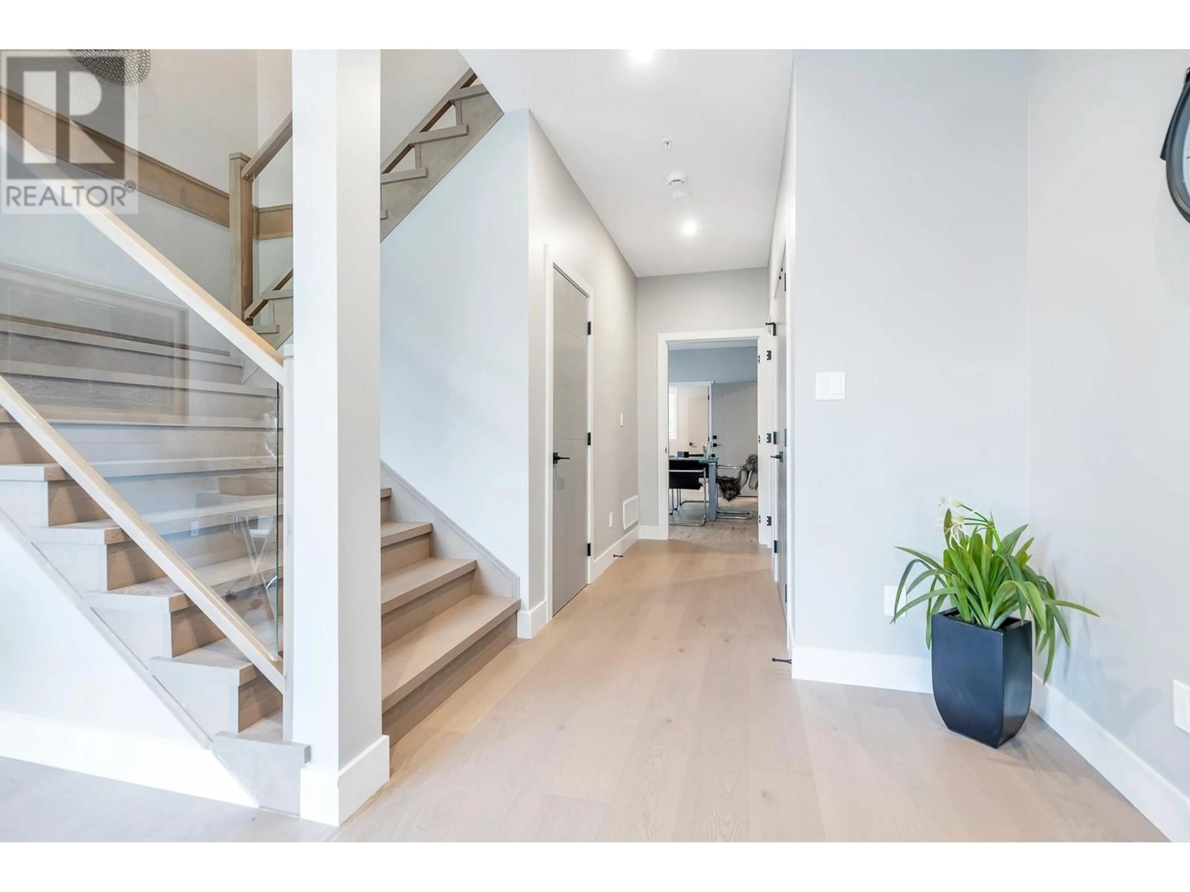 Indoor entryway for 24405 JENEWEIN DRIVE, Maple Ridge British Columbia V0V0V0