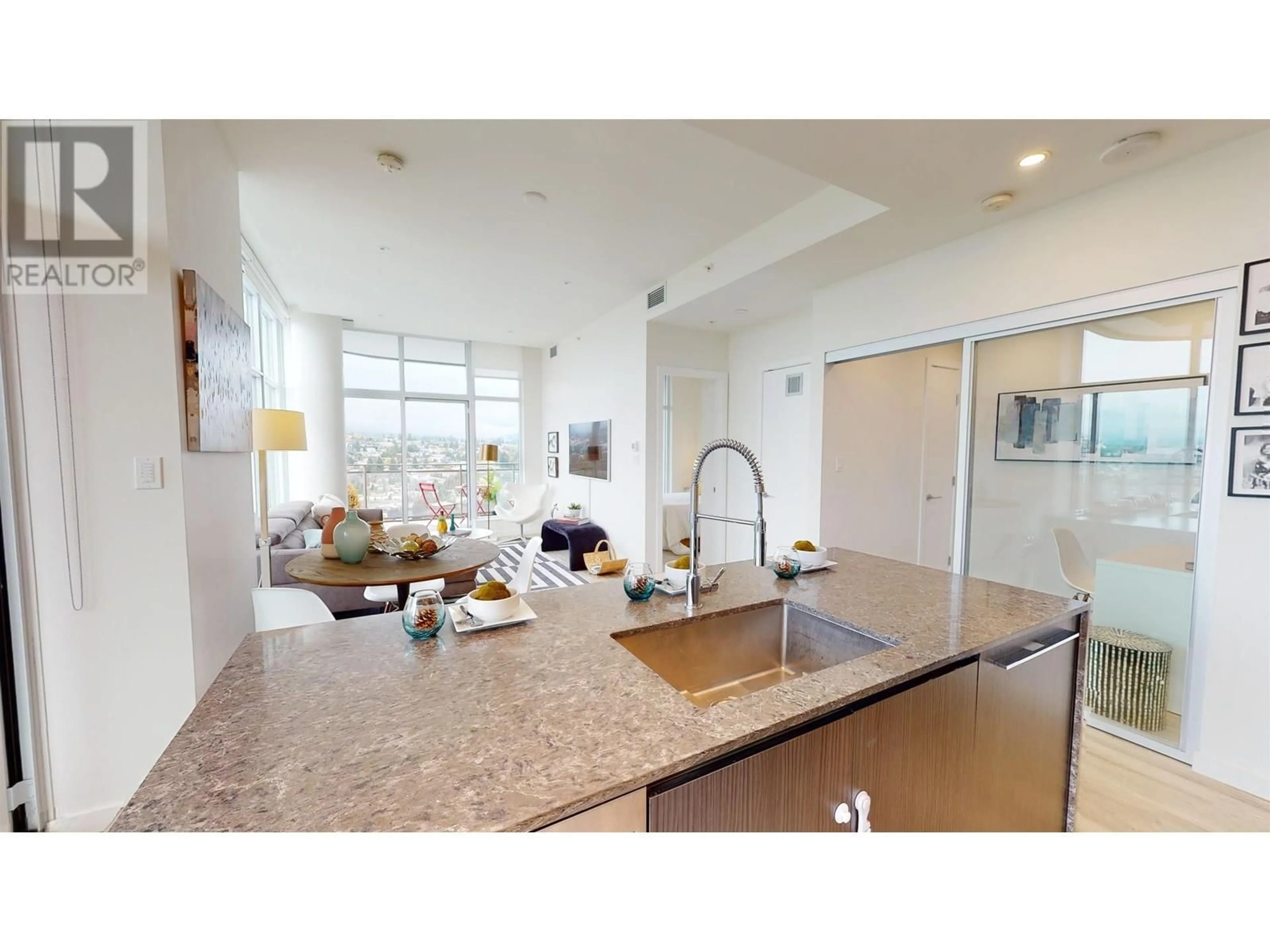 Open concept kitchen, ceramic/tile floor for 2401 - 5311 GORING STREET, Burnaby British Columbia V5B0B5