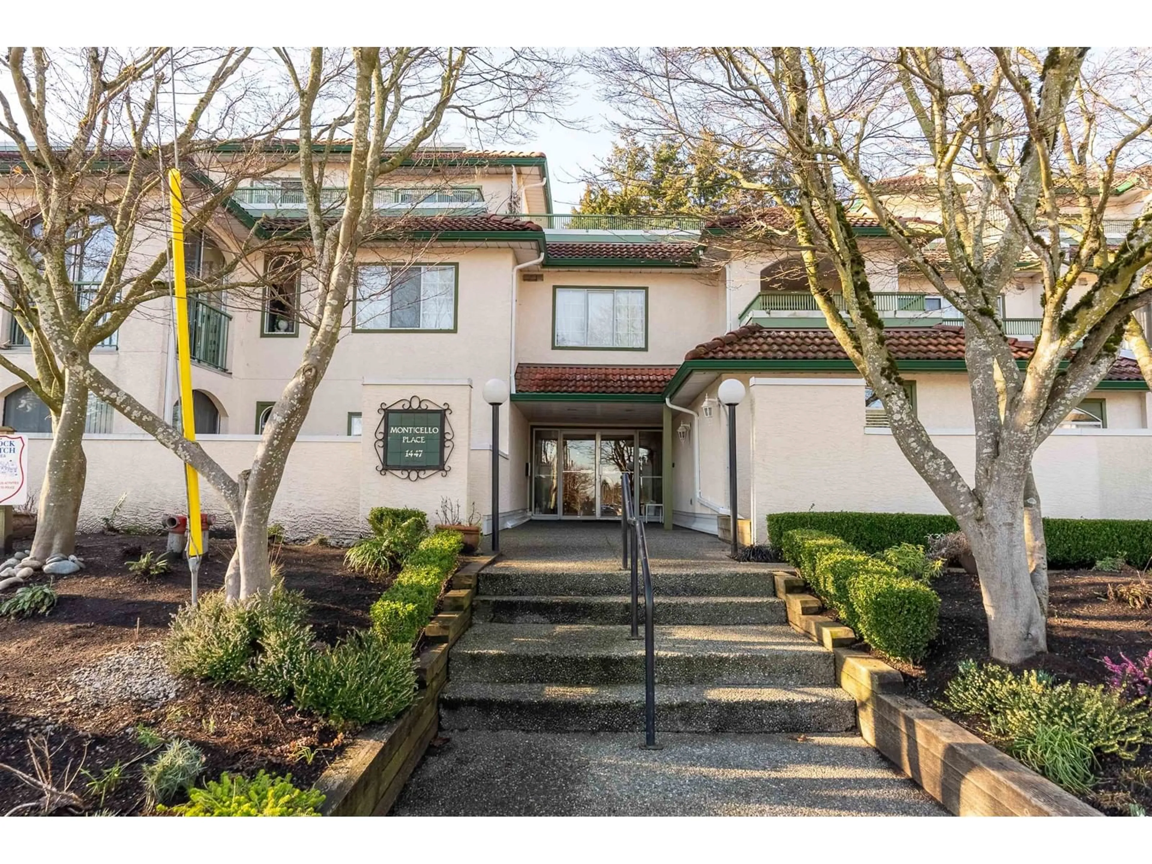 Unknown for 203 1447 BEST STREET, White Rock British Columbia V4B4E5