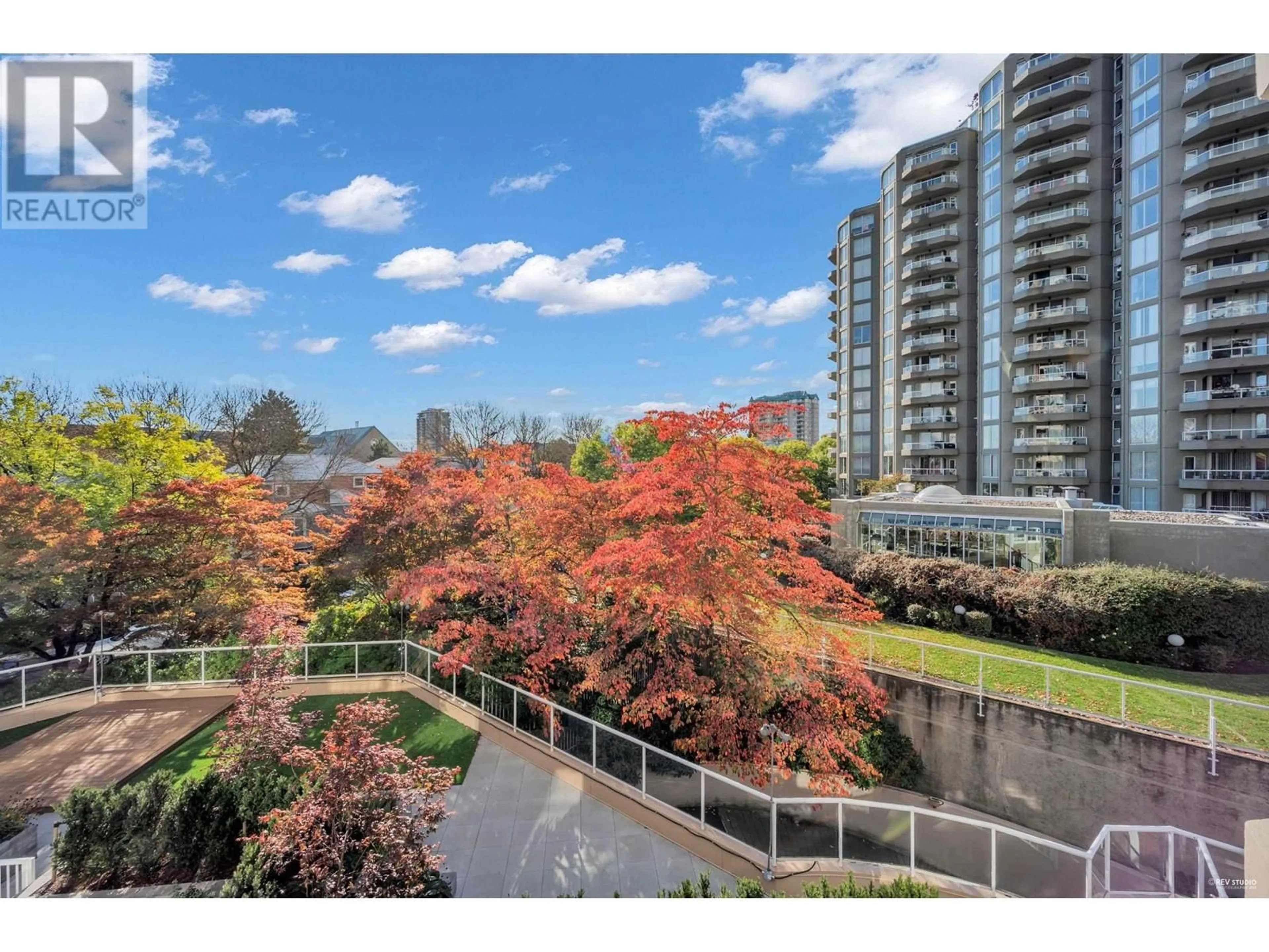 A pic from outside/outdoor area/front of a property/back of a property/a pic from drone, city buildings view from balcony for 306 1065 QUAYSIDE DRIVE, New Westminster British Columbia V3M1C5