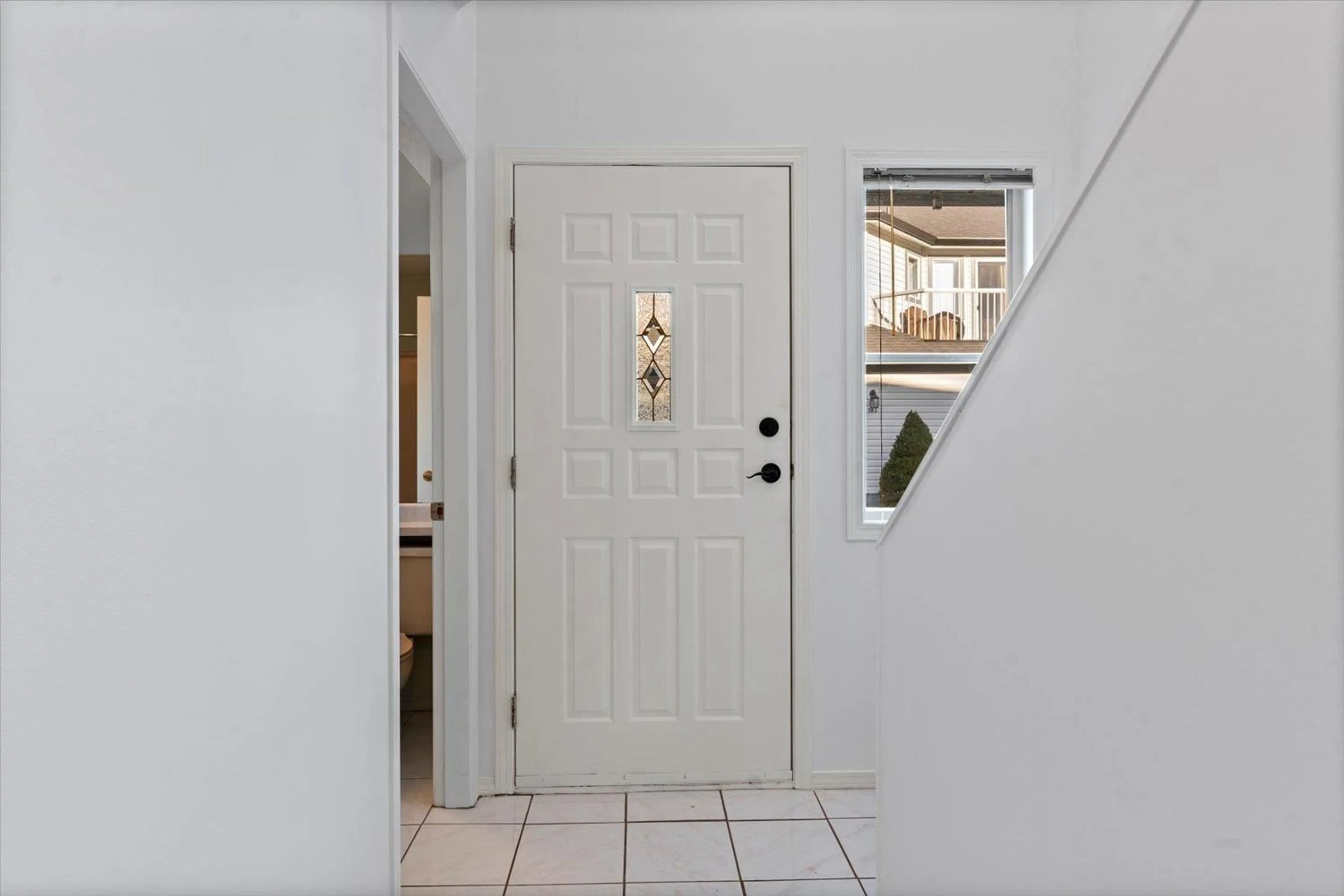 Indoor entryway for 106 - 9296 HAZEL STREET, Chilliwack British Columbia V2P5N6