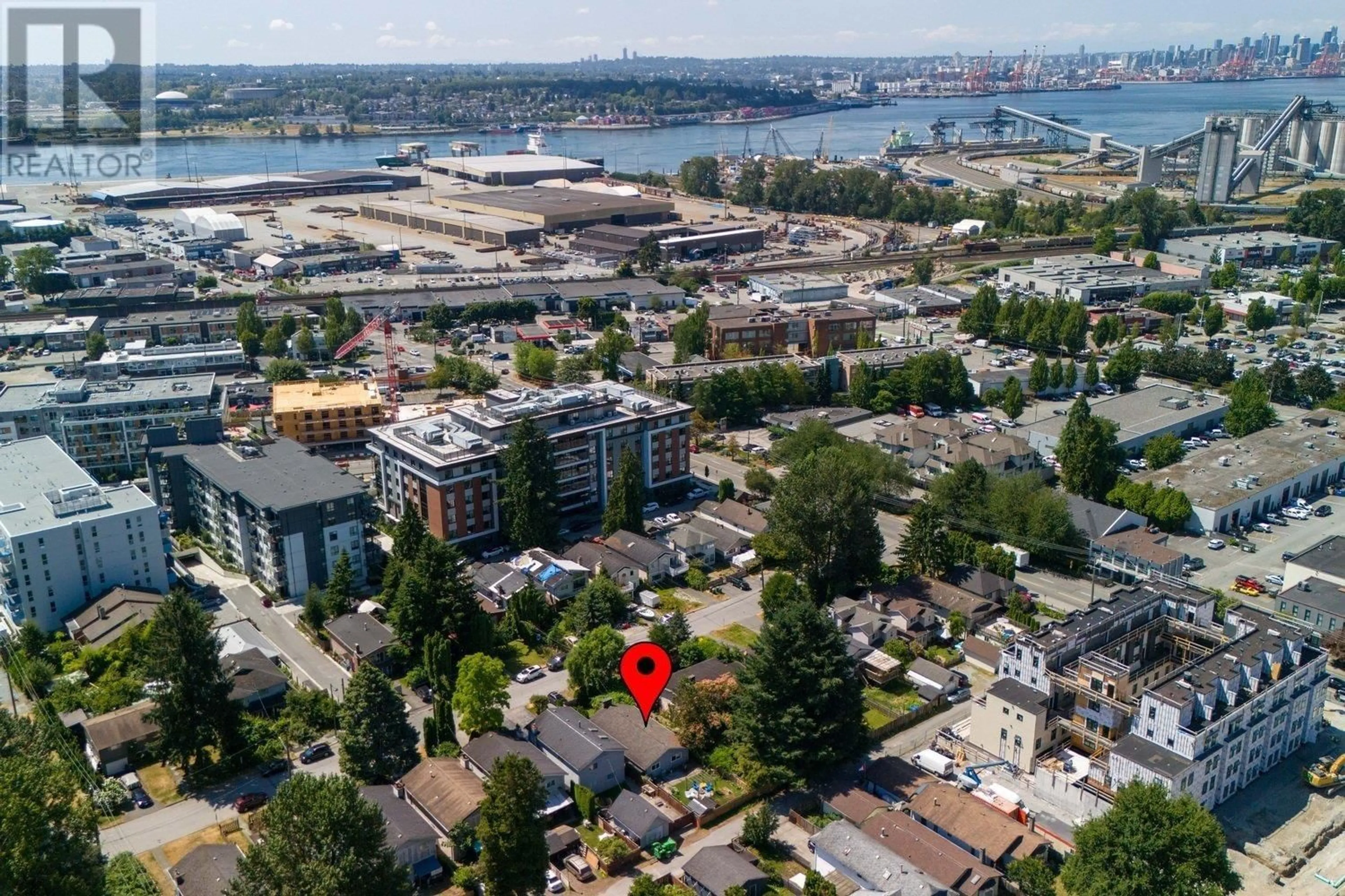 A pic from outside/outdoor area/front of a property/back of a property/a pic from drone, city buildings view from balcony for 1562 BOND STREET, North Vancouver British Columbia V7J1E7