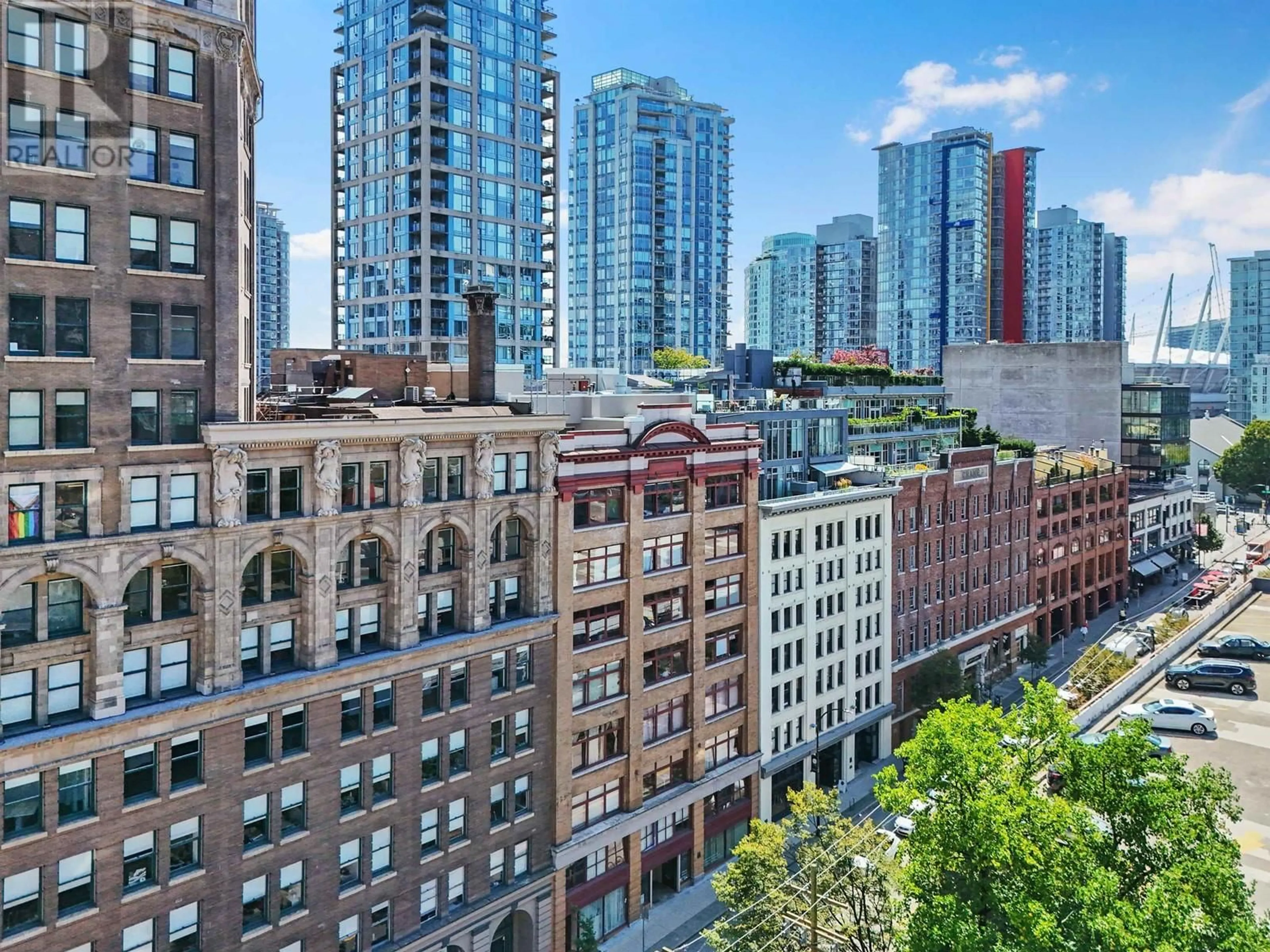 A pic from outside/outdoor area/front of a property/back of a property/a pic from drone, city buildings view from balcony for 204 518 BEATTY STREET, Vancouver British Columbia V6B6G8