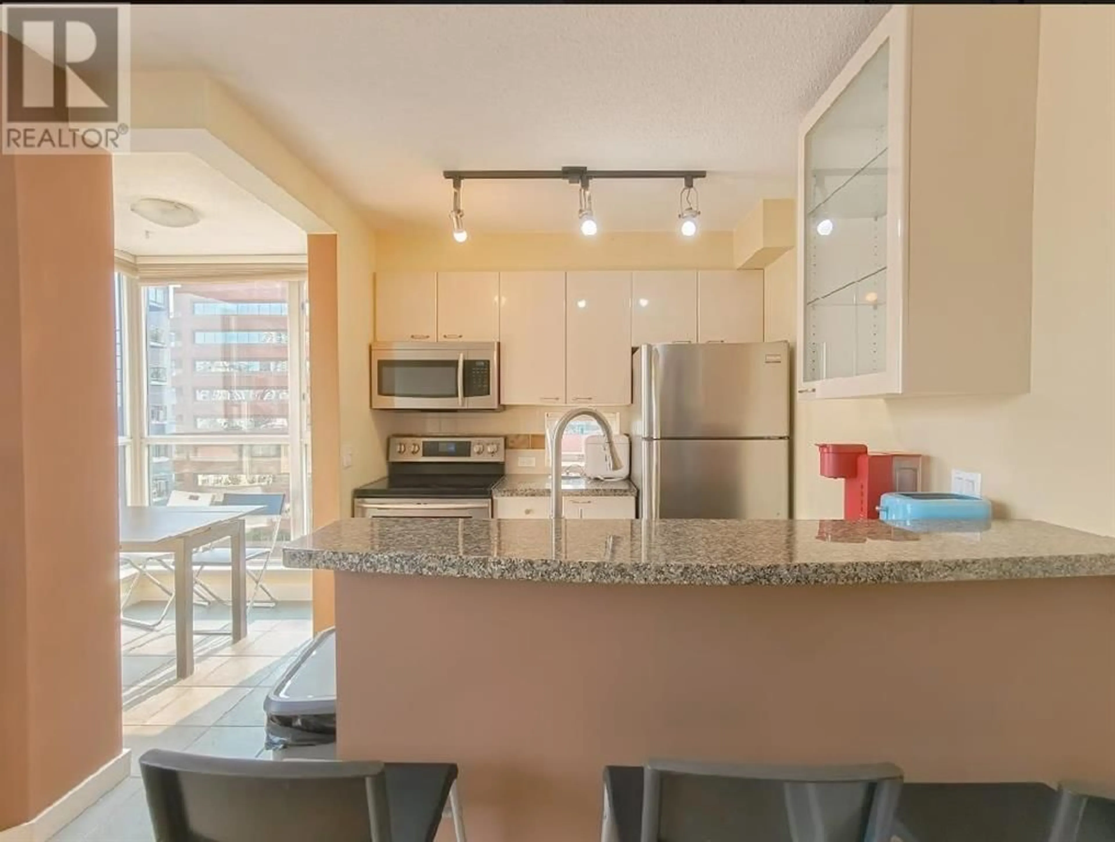 Open concept kitchen, ceramic/tile floor for 1509 1068 HORNBY STREET, Vancouver British Columbia V6Z2Y7