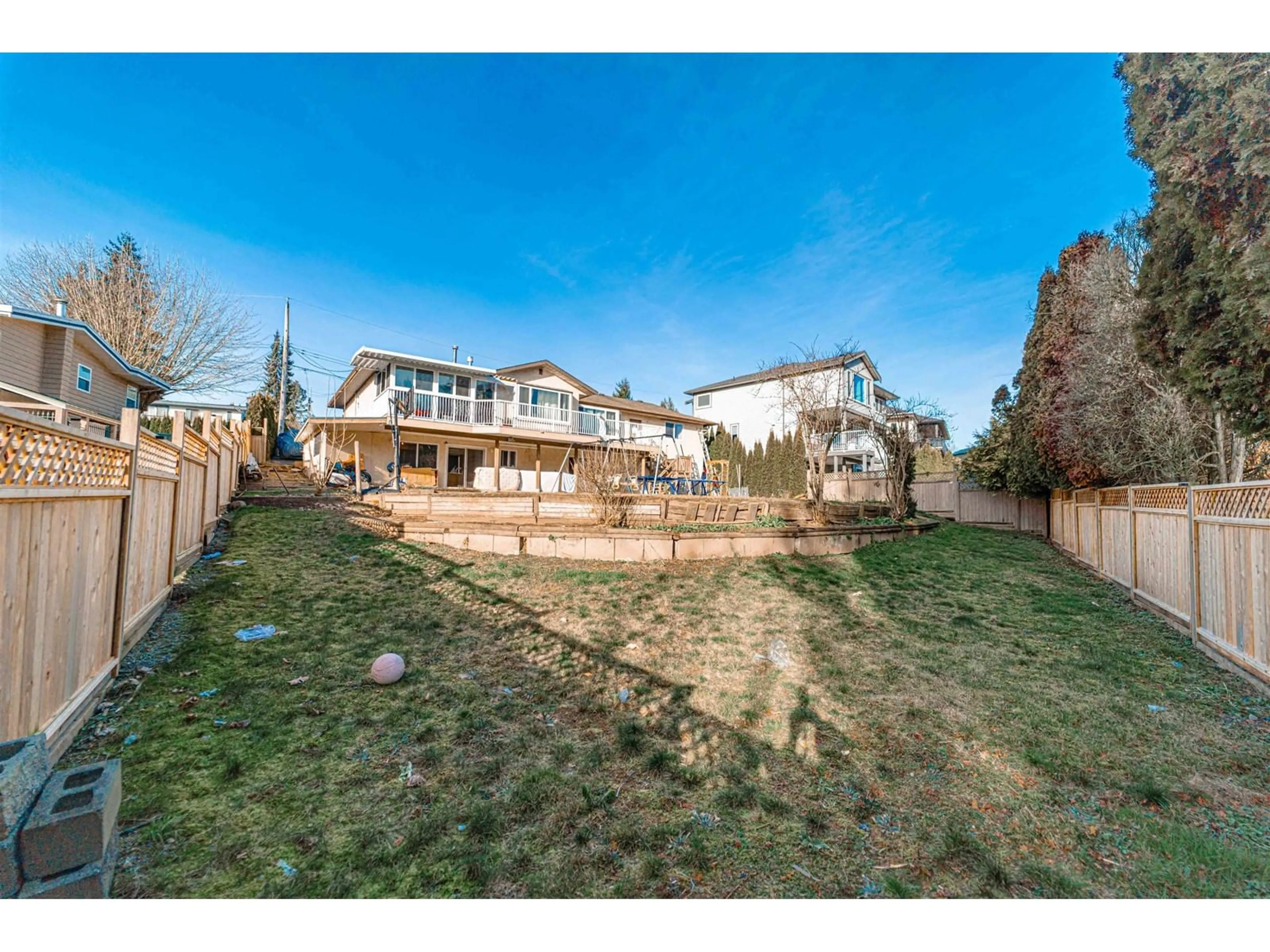 A pic from outside/outdoor area/front of a property/back of a property/a pic from drone, unknown for 2046 MAJESTIC CRESCENT, Abbotsford British Columbia V2T3G1