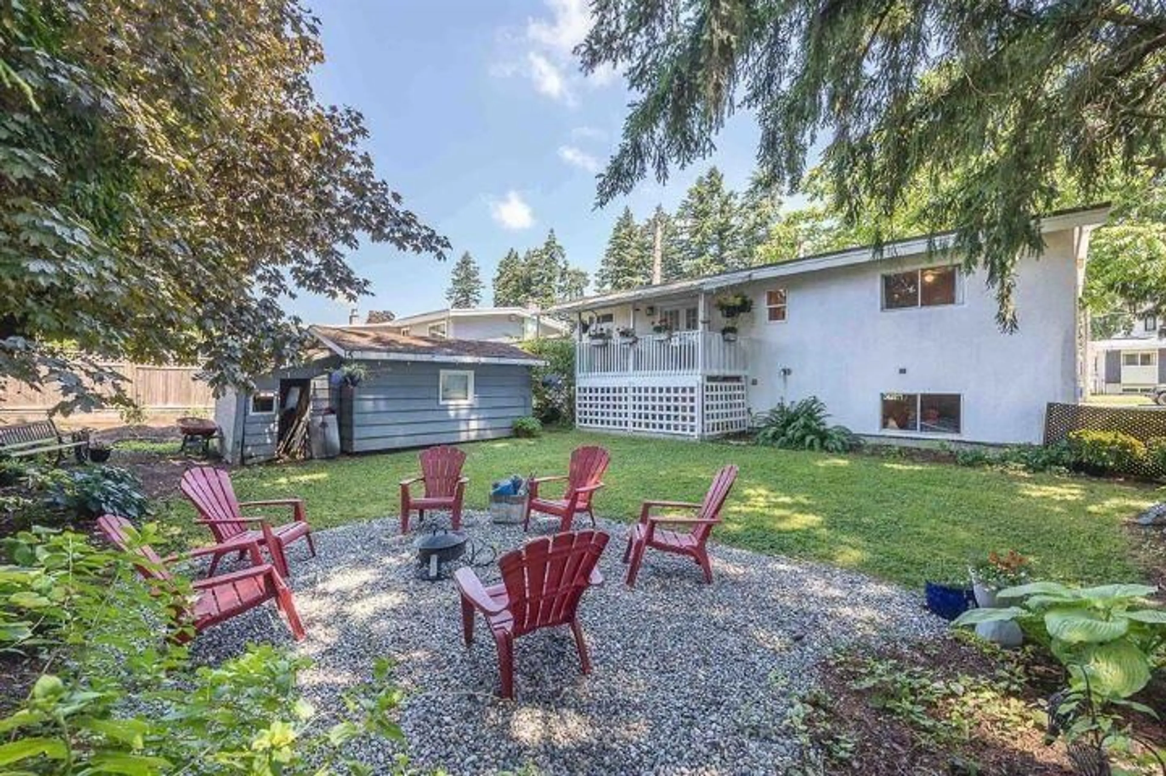 Patio, unknown for 2137 BEAVER STREET, Abbotsford British Columbia V2T3C7