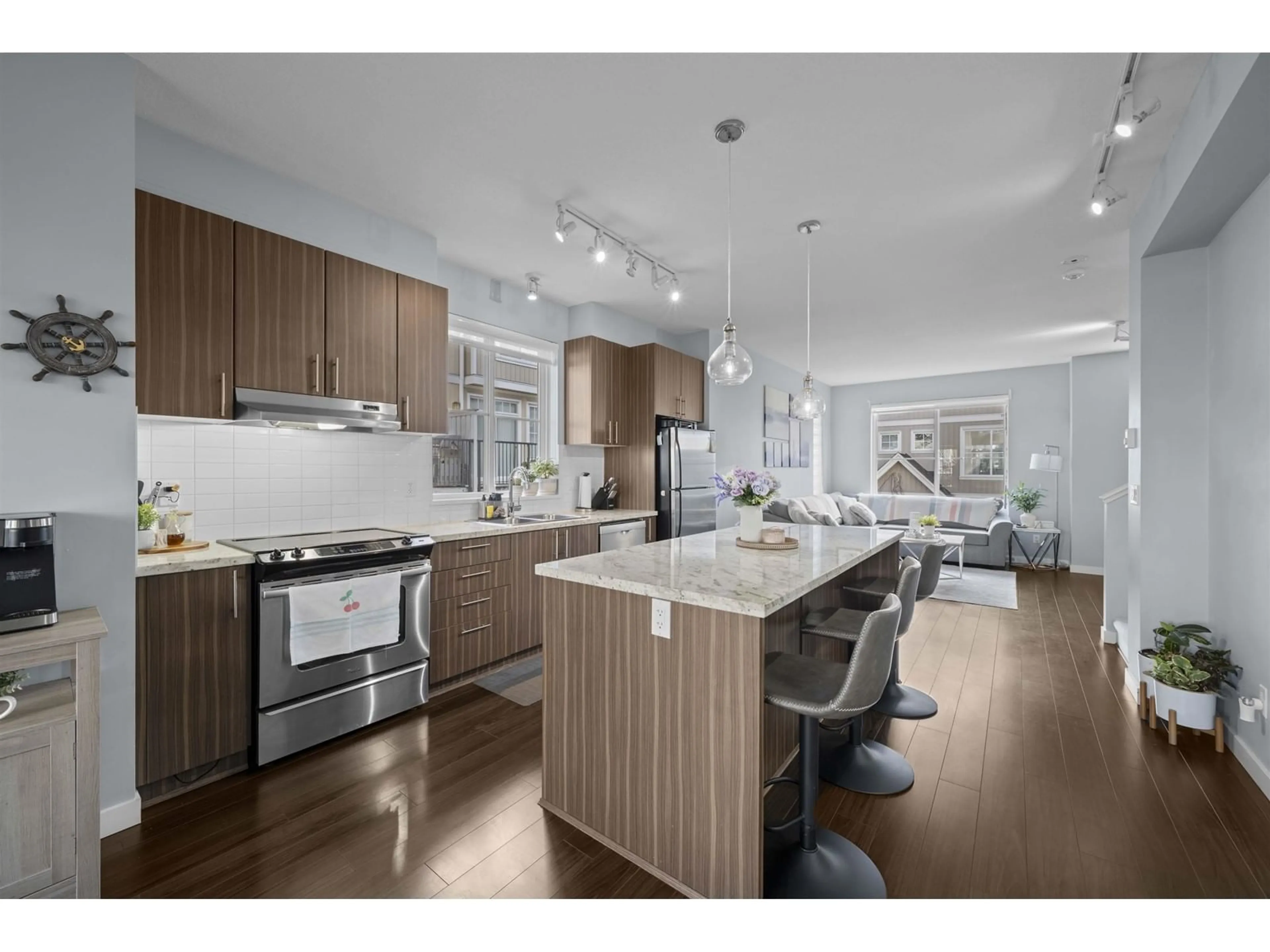 Open concept kitchen, wood/laminate floor for 49 31032 WESTRIDGE PLACE, Abbotsford British Columbia V2T0C6