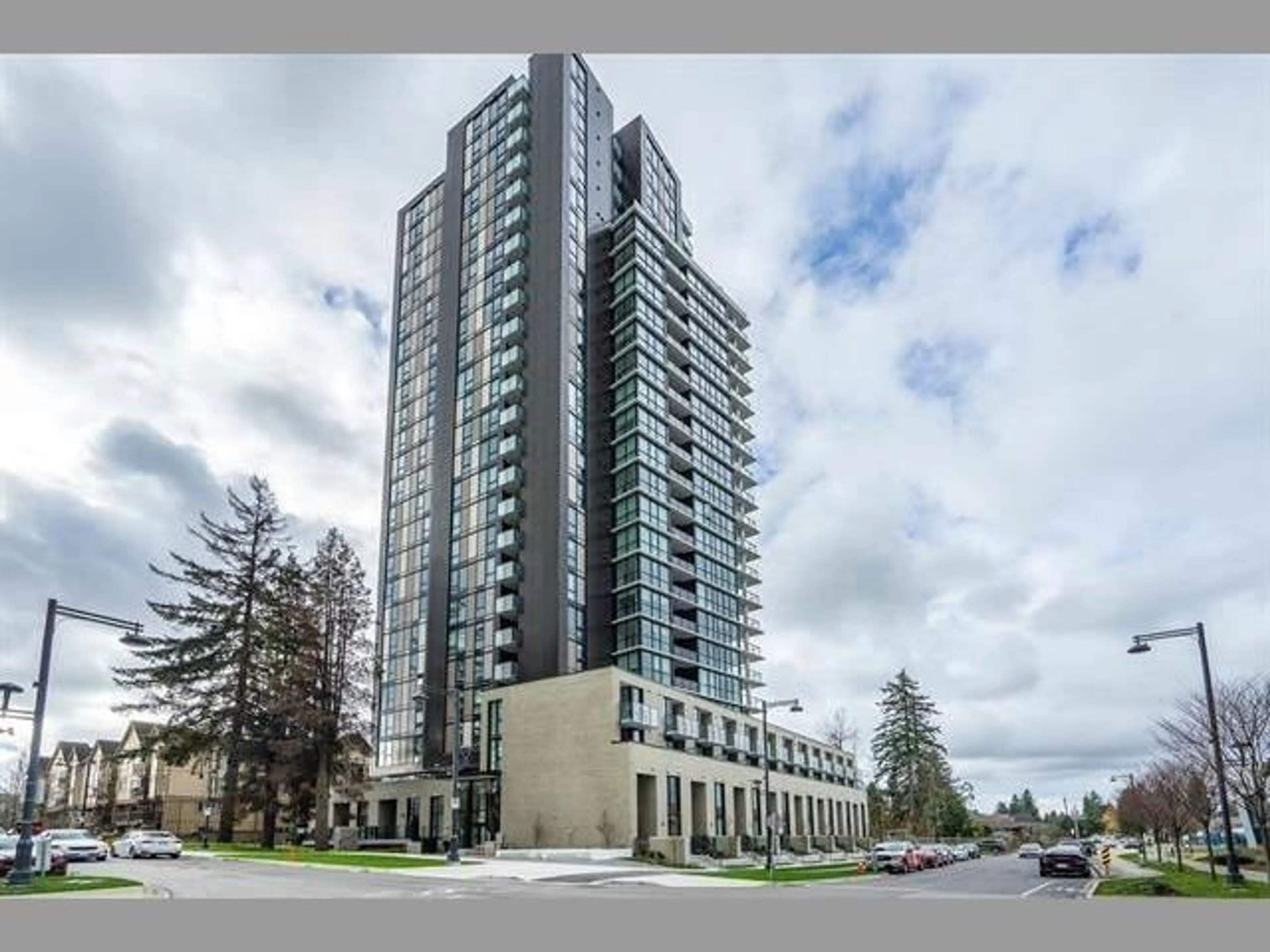 Indoor foyer for 308 - 10333 133, Surrey British Columbia V3T0V1