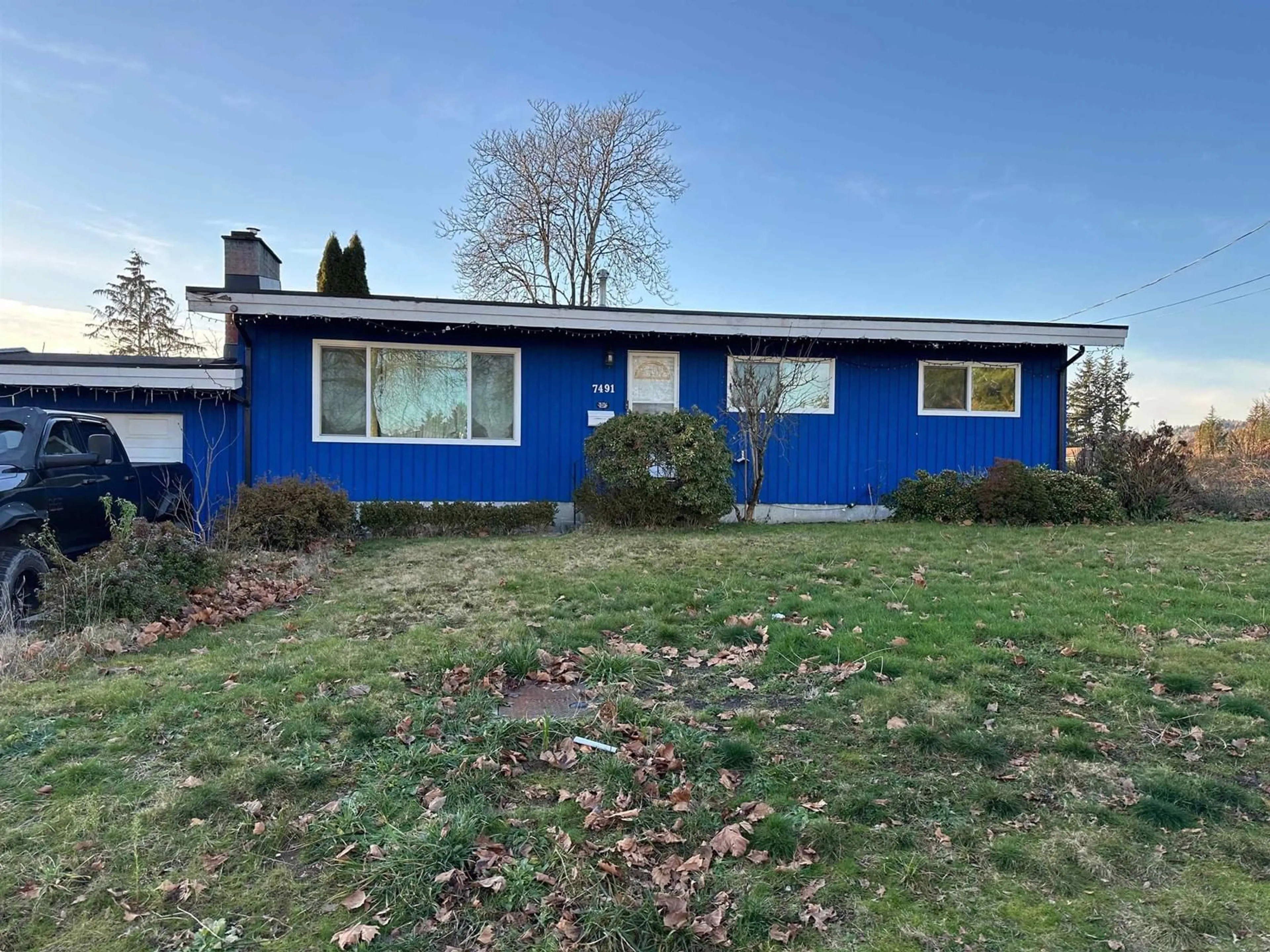 Home with vinyl exterior material, street for 7491 HURD STREET, Mission British Columbia V2V3J2