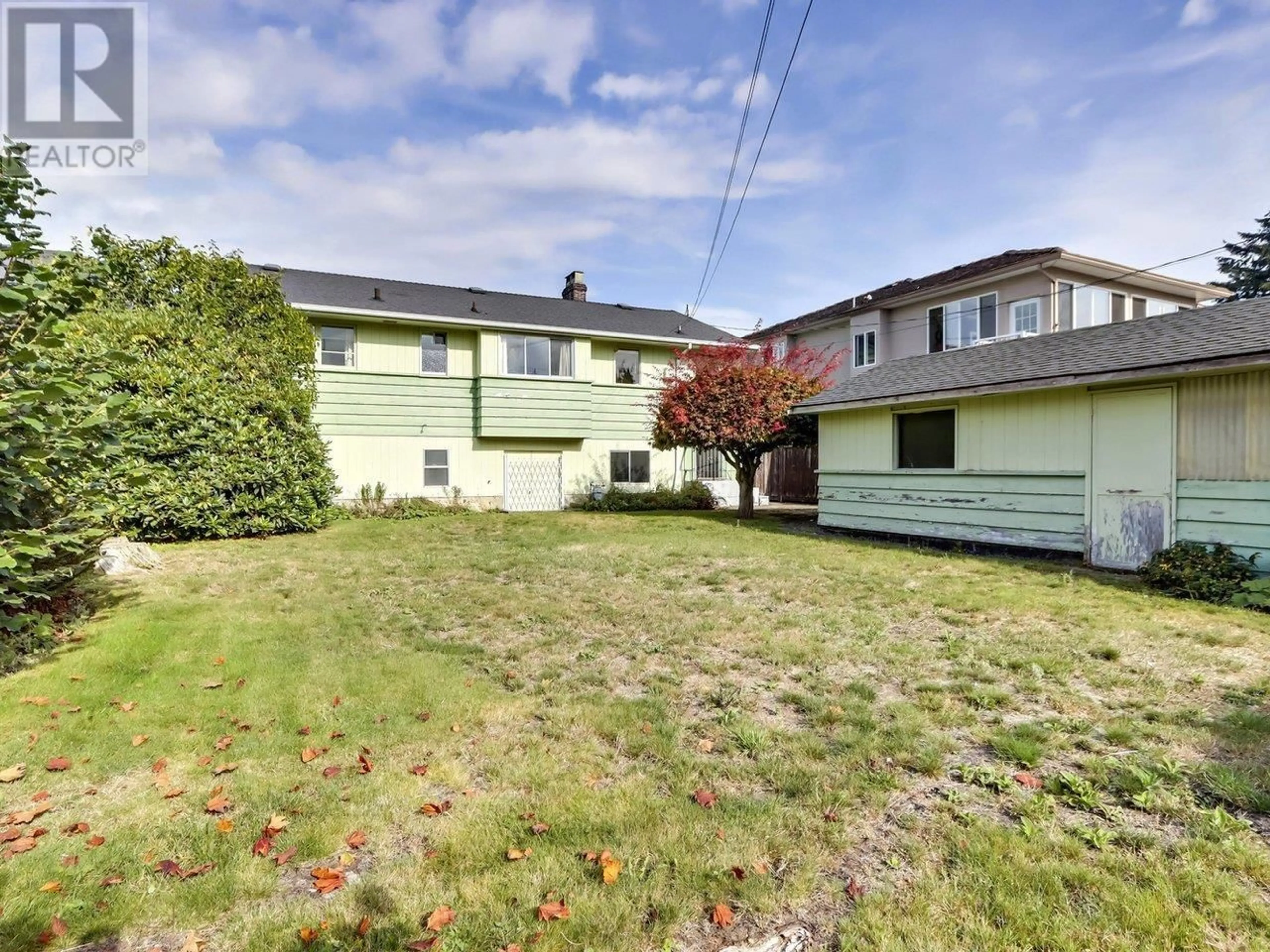 A pic from outside/outdoor area/front of a property/back of a property/a pic from drone, street for 7948 17TH AVENUE, Burnaby British Columbia V3N1M3