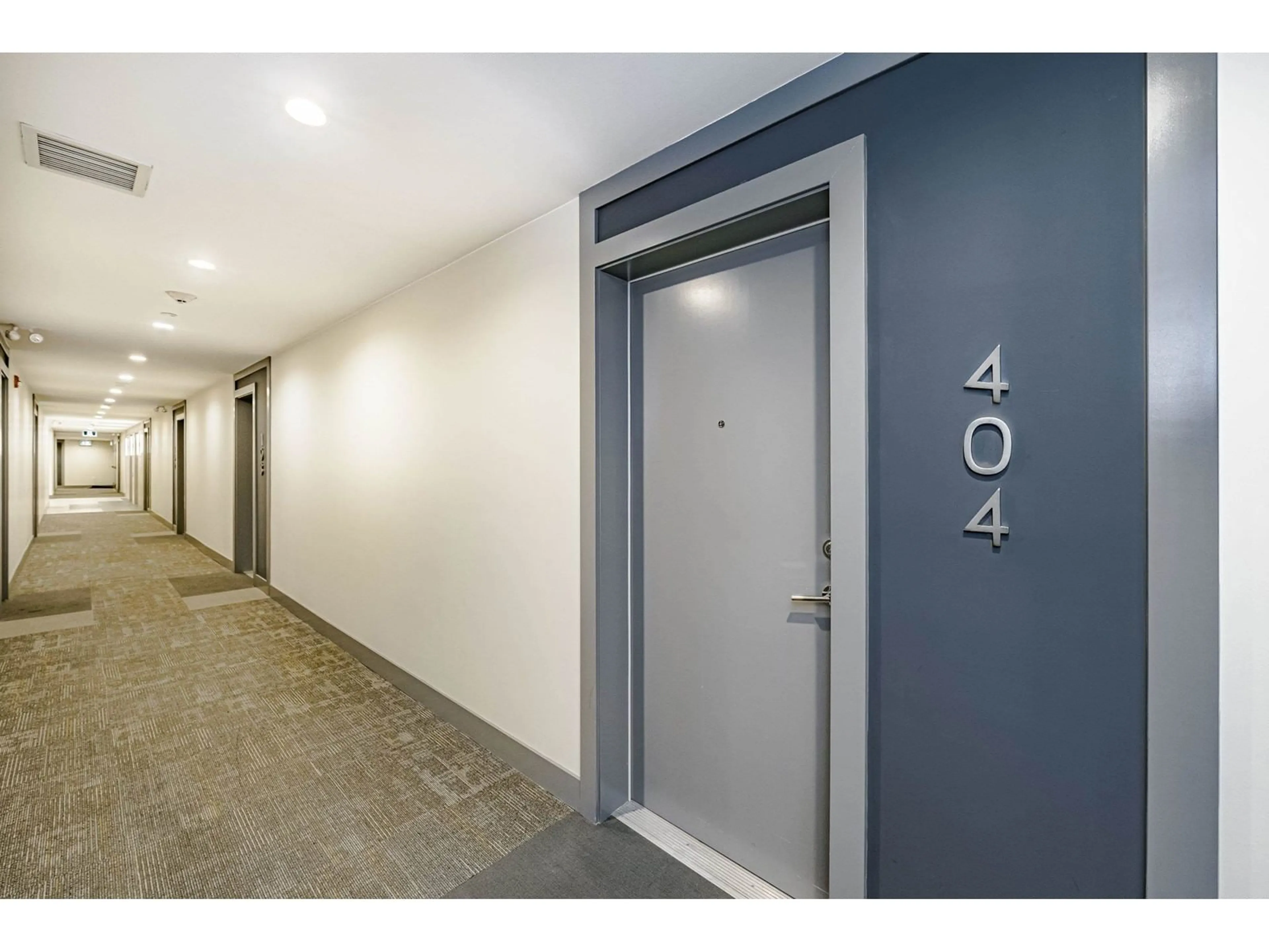 Indoor foyer for 404 - 6960 NICHOLSON, Delta British Columbia V4E0A9
